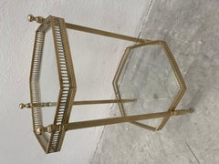 Italienischer sechseckiger Couchtisch aus Messing und Glas aus den 1990er Jahren