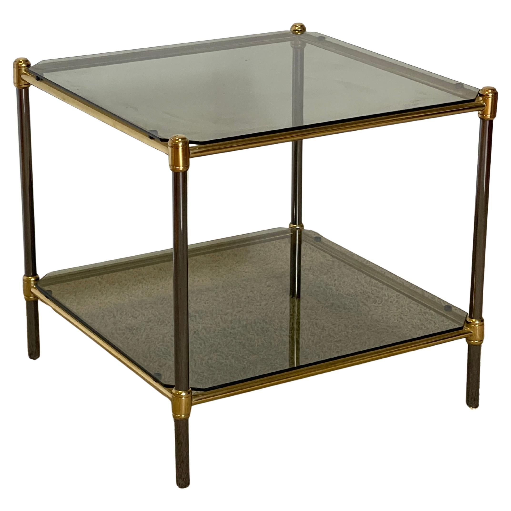 Table basse italienne de luxe en laiton avec étagères en verre, années 1990