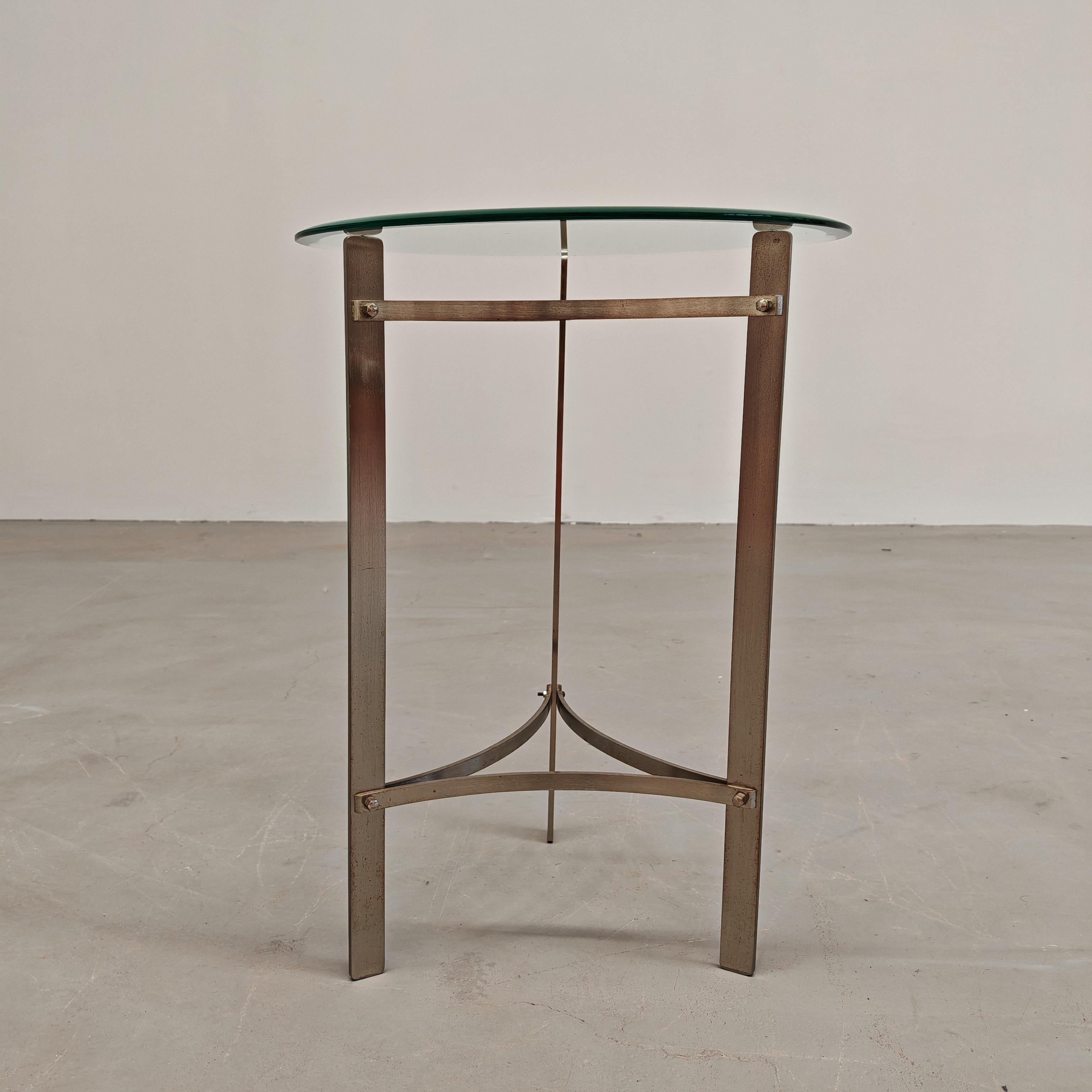 Mid-Century Modern table d'appoint en verre et acier design italien des années 1960 en vente