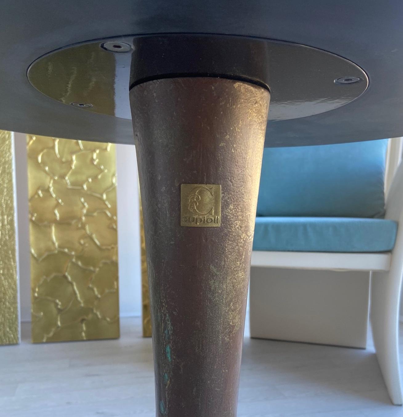 Ceramica Tavolino Lato Divano Rotondo Finitura Foglia Oro e Bronzo Fatto a Mano in Italia in vendita