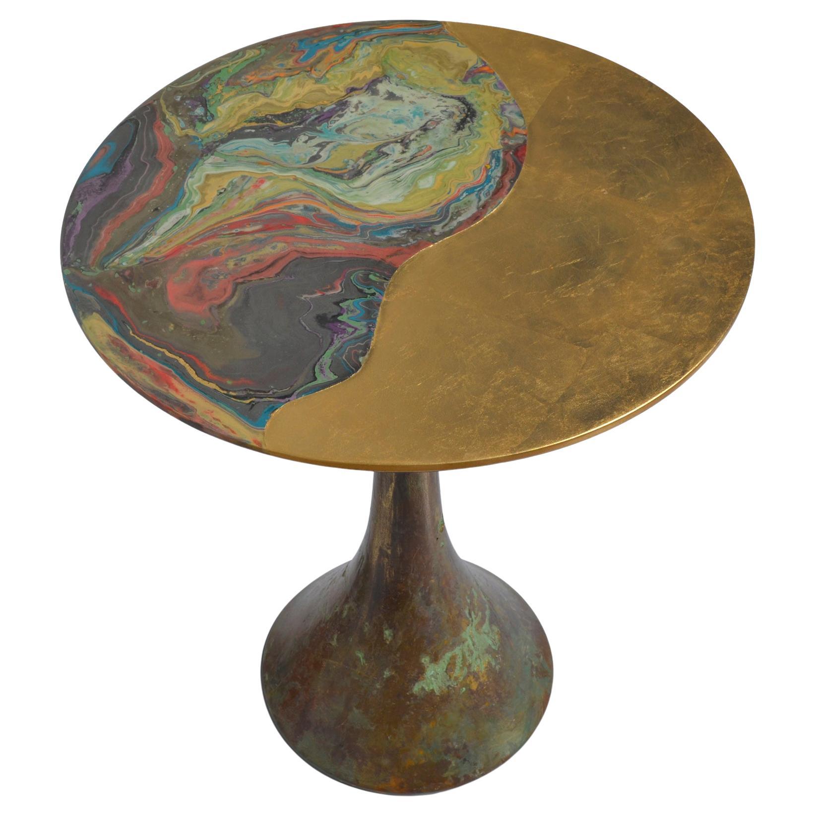 Tavolino Lato Divano Rotondo Finitura Foglia Oro e Bronzo Fatto a Mano in Italia in vendita