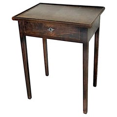 Louis XVI Couchtisch aus Nussbaumholz aus den frühen 1800er Jahren