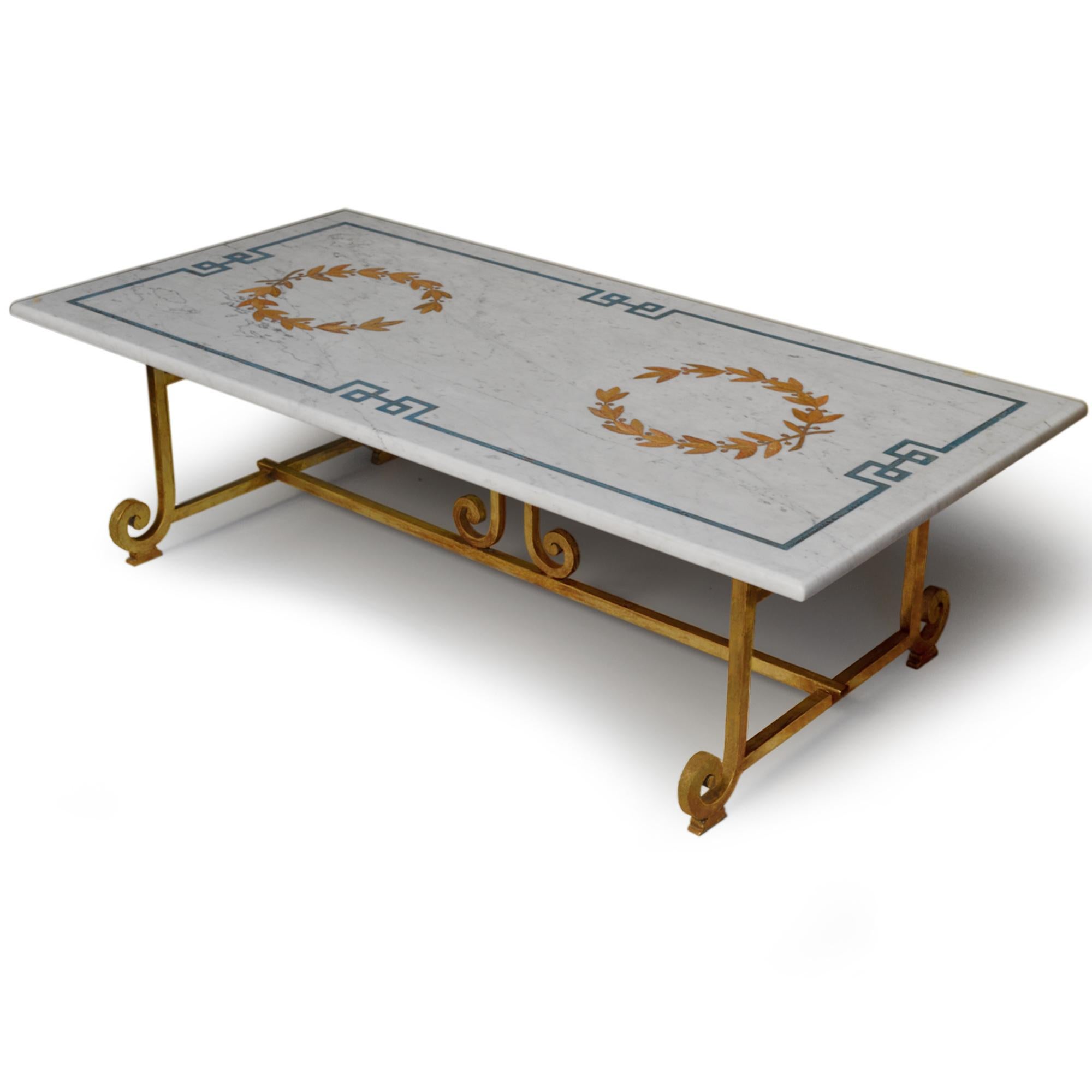 Empire Tavolino marmo bianco intarsiato e base in ferro battuto fatto a mano in Italia For Sale