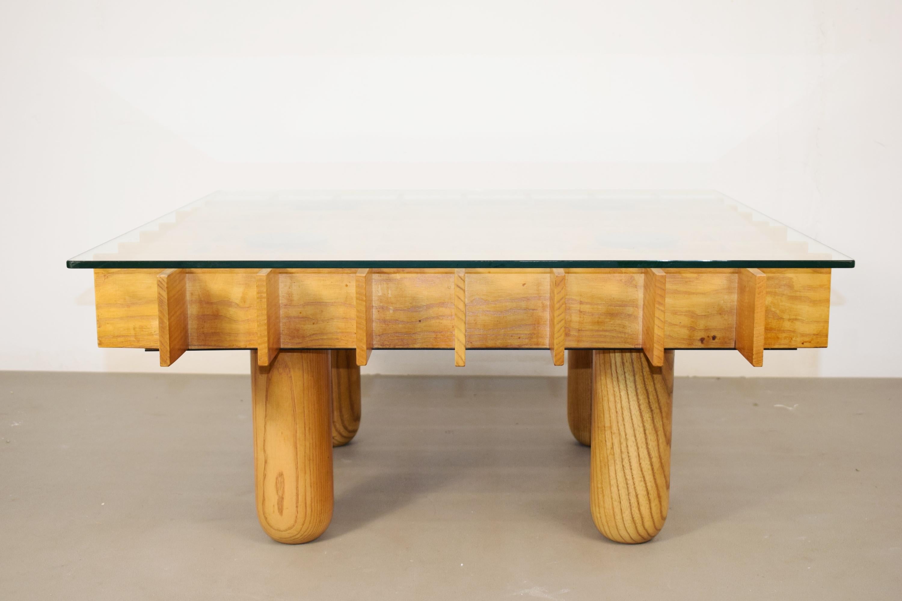 Mid-Century Modern Kyoto model coffee table by Gianfranco Frattini, Italy, circa 1970s.