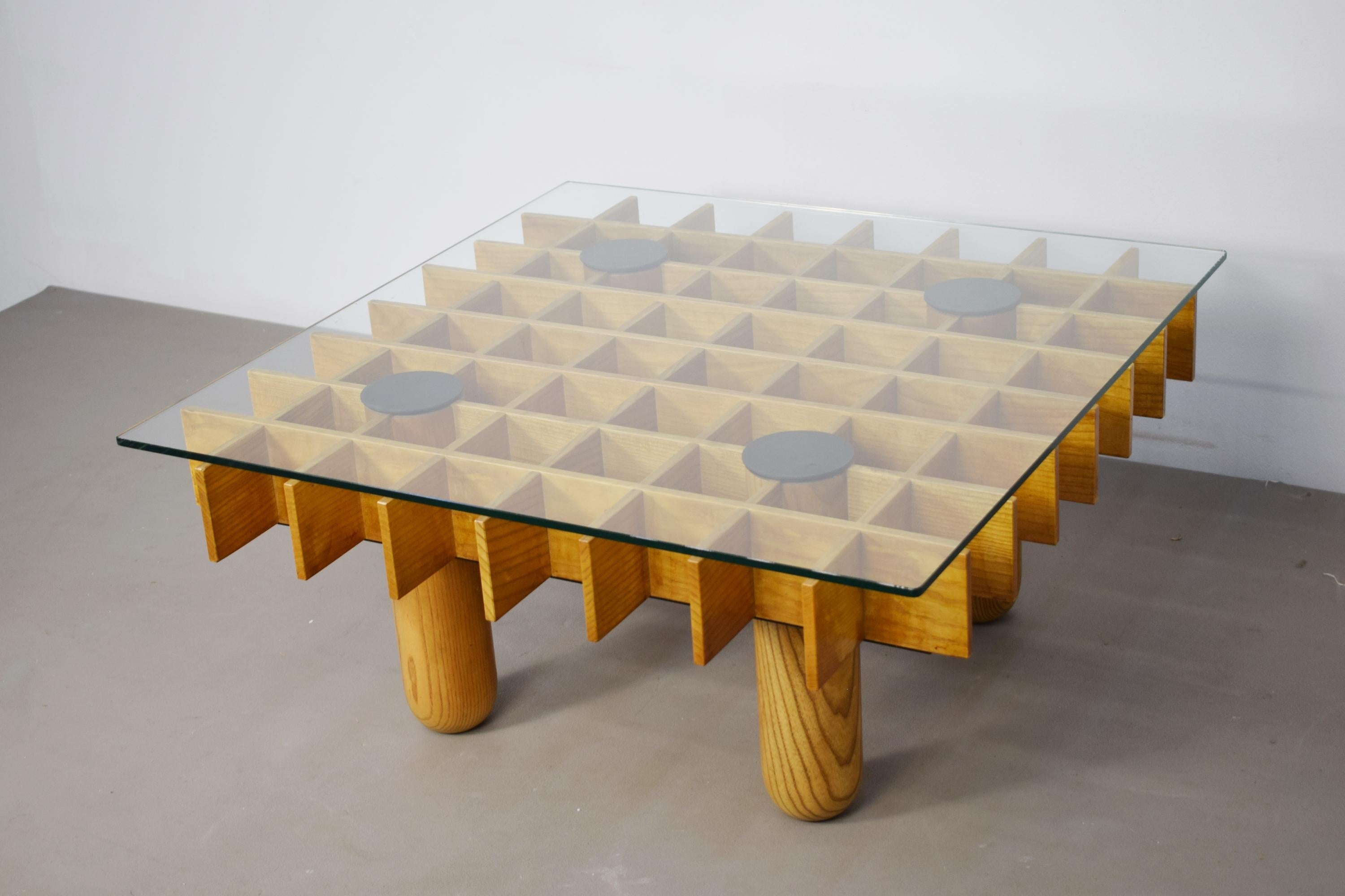 Crystal Kyoto model coffee table by Gianfranco Frattini, Italy, circa 1970s.
