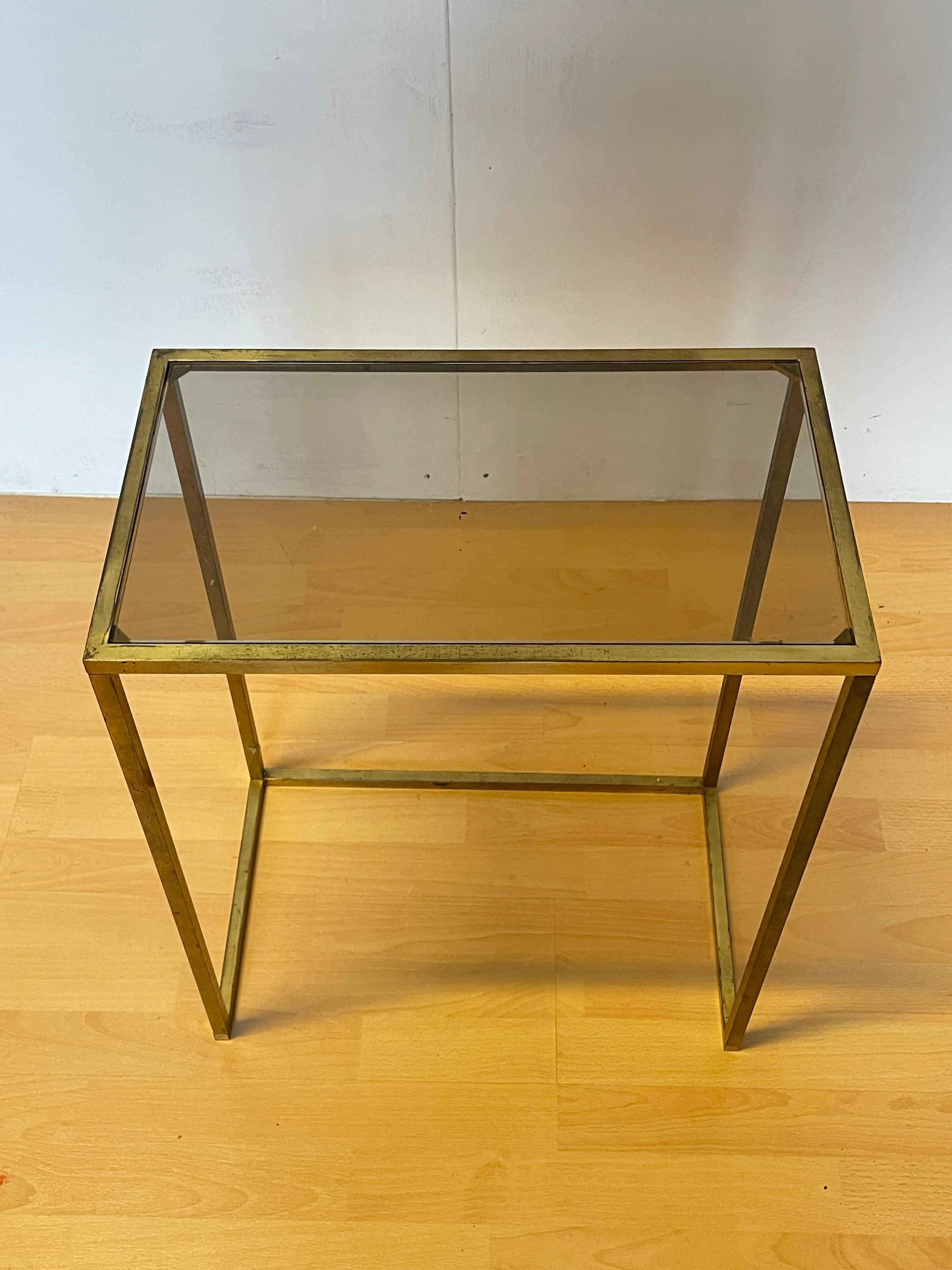 Italian Tavolino Moderno in Vetro e ottone Dorato Design Modern Glam in vendita