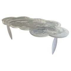 Tavolino nuvola grigia, basi in plexiglass fatto a mano Italia disponibile