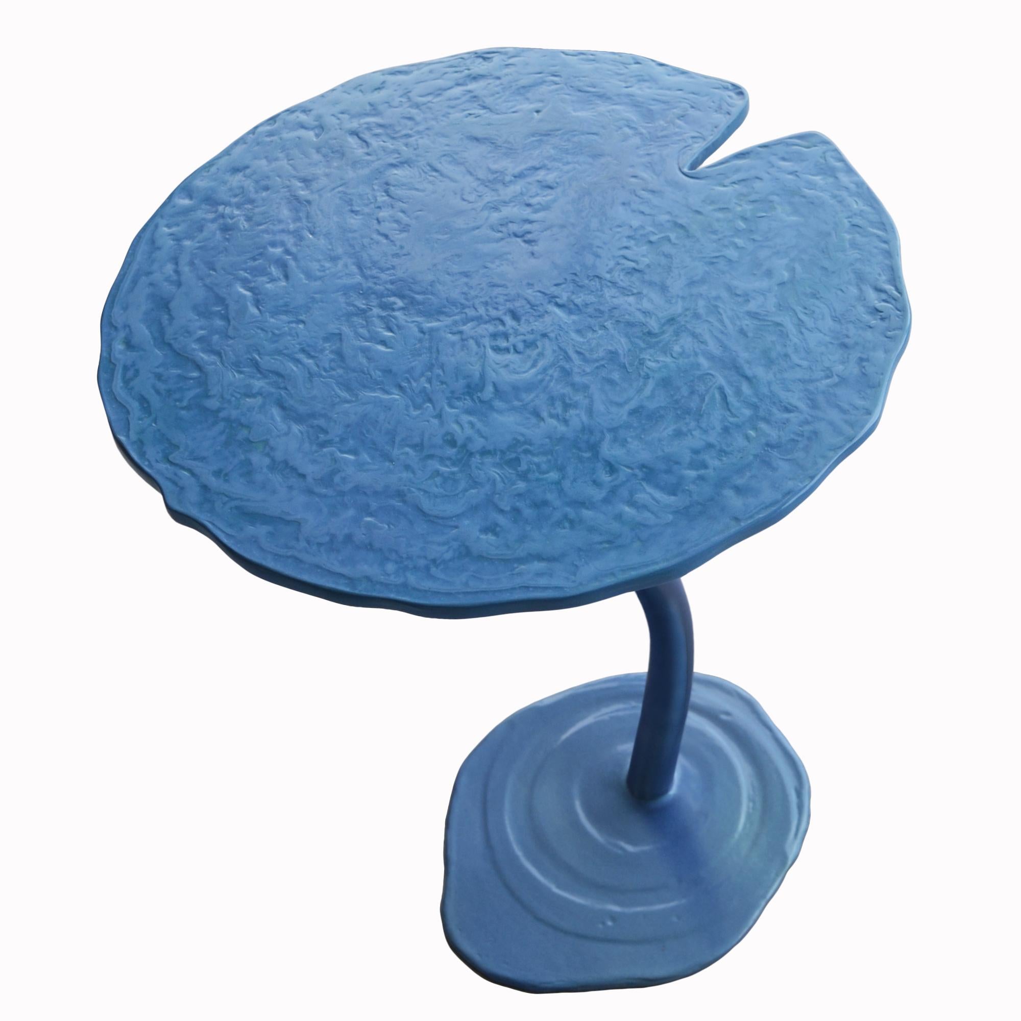 Fatto a mano Tavolino Ninfea Azzurro Base Ferro Cangiante Fatto a Mano da Cupioli Italy in vendita