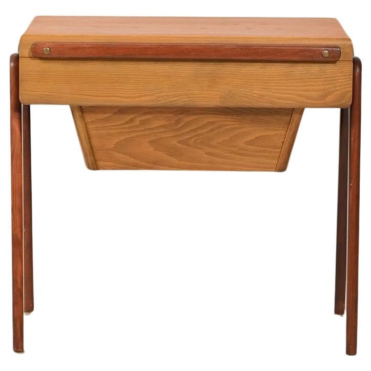 Table basse scandinave en teck et chêne en vente