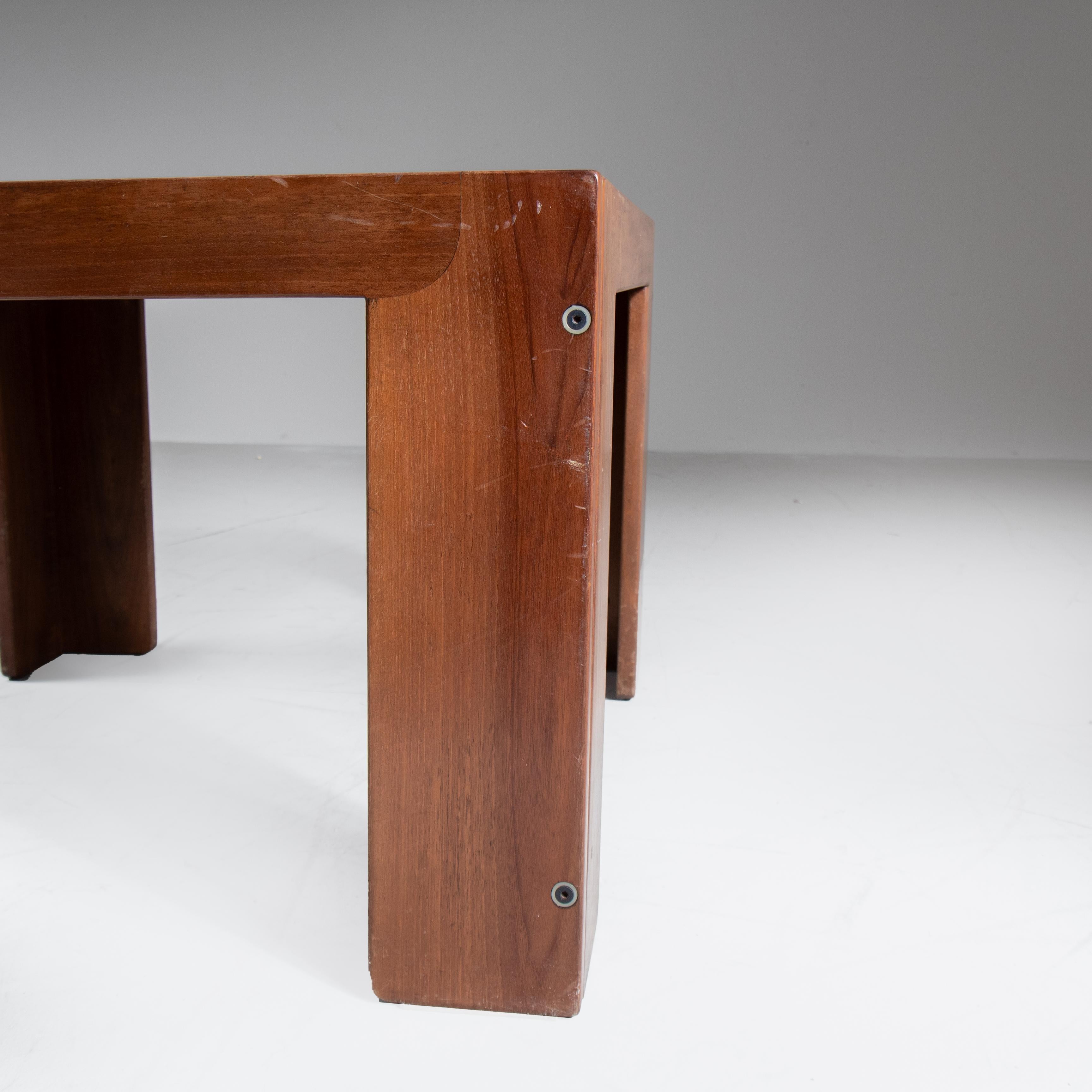Mid-20th Century Square coffee table mod. 771, Afra and Tobia Scarpa, Cassina For Sale