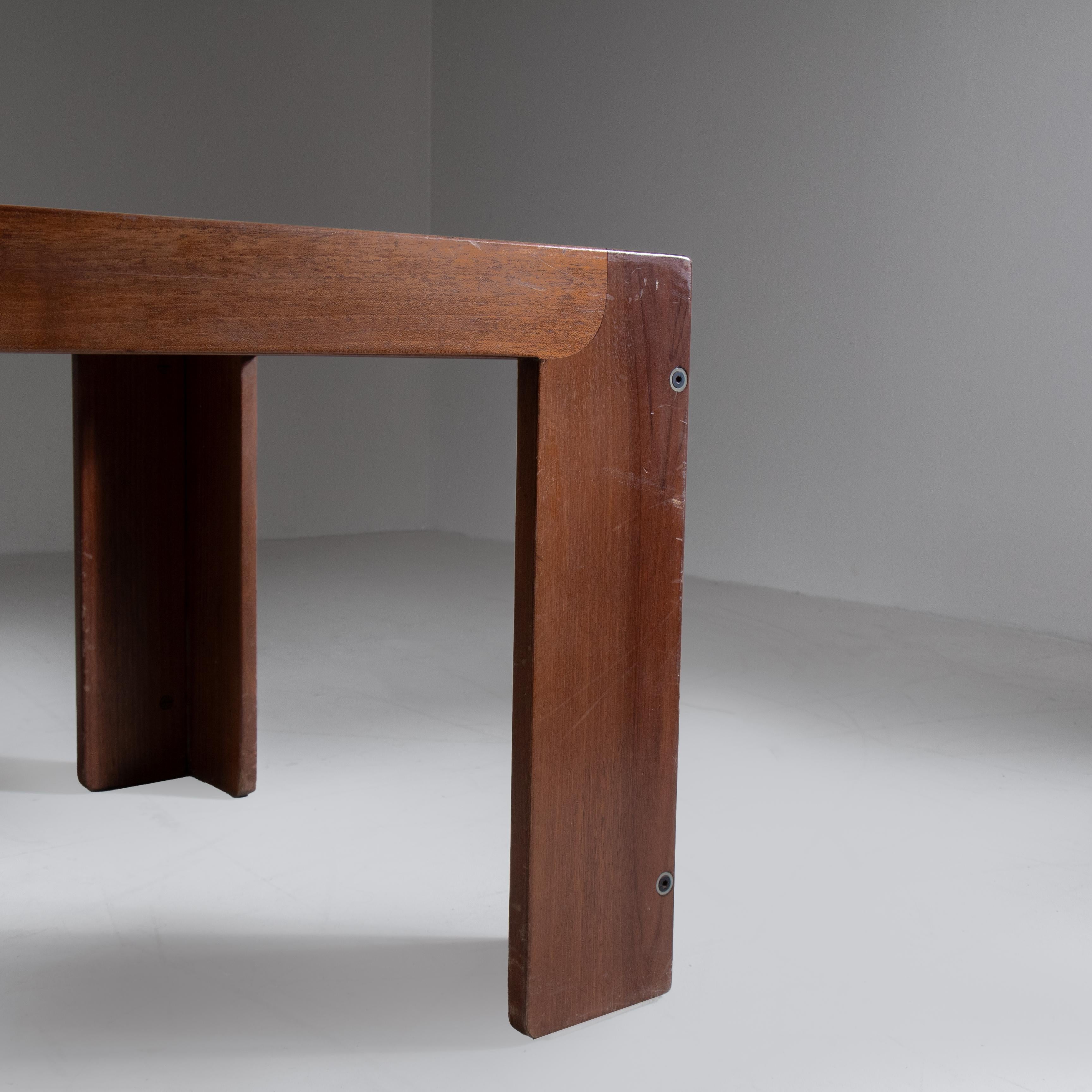Square coffee table mod. 771, Afra and Tobia Scarpa, Cassina For Sale 2