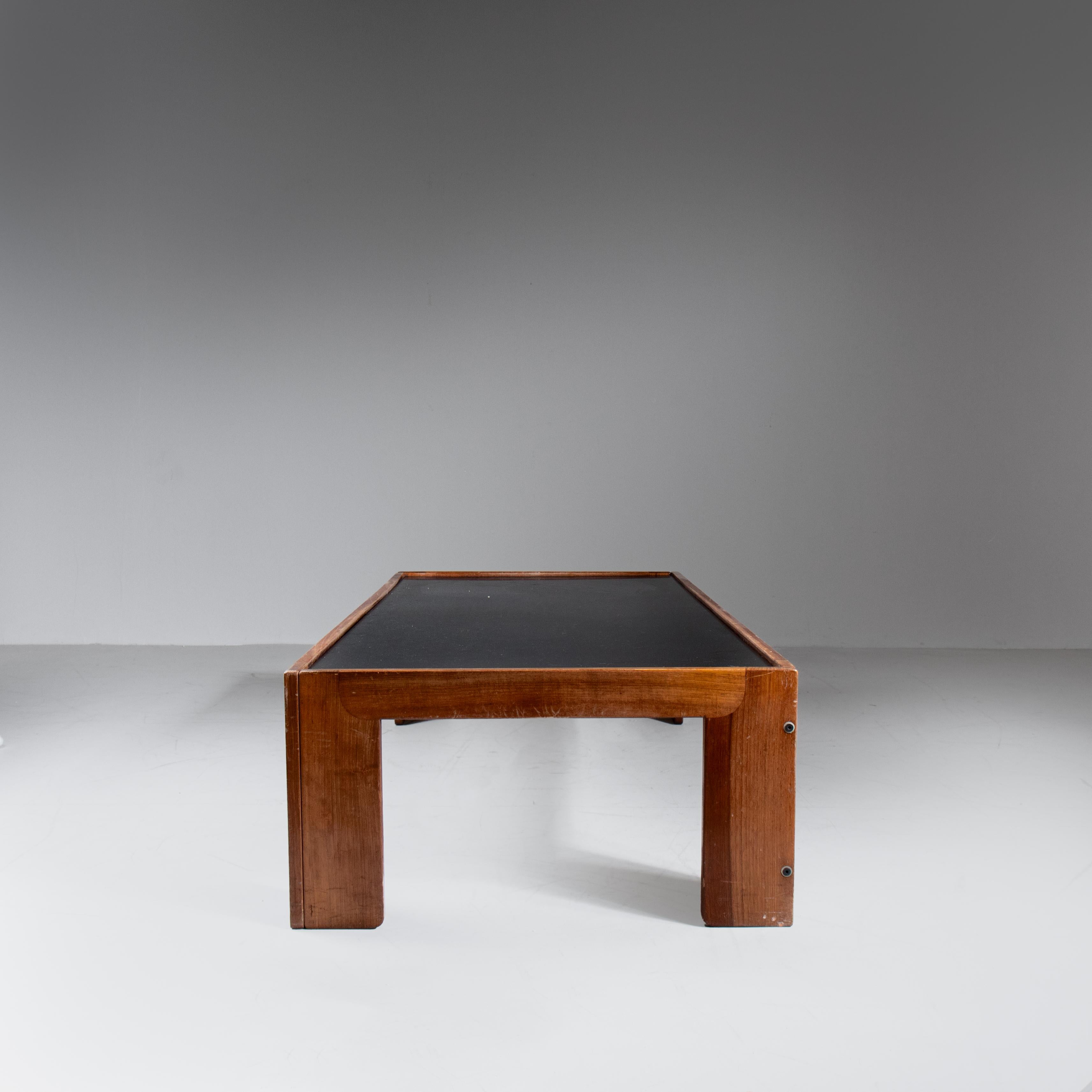 European Rectangular coffee table mod. 771, Afra and Tobia Scarpa, Cassina For Sale