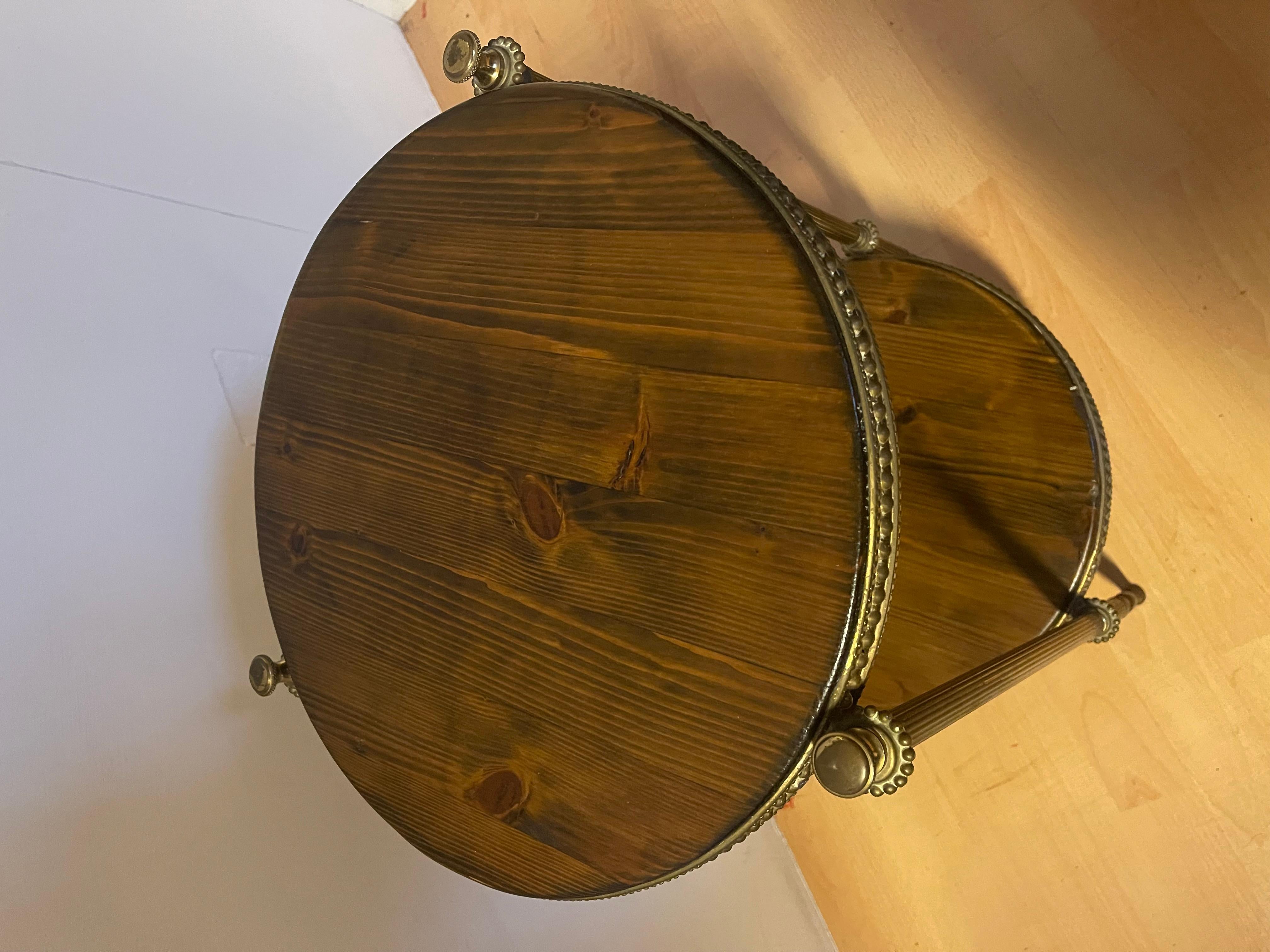 Other Two-shelf round brass and wood vintage Italian style coffee table For Sale