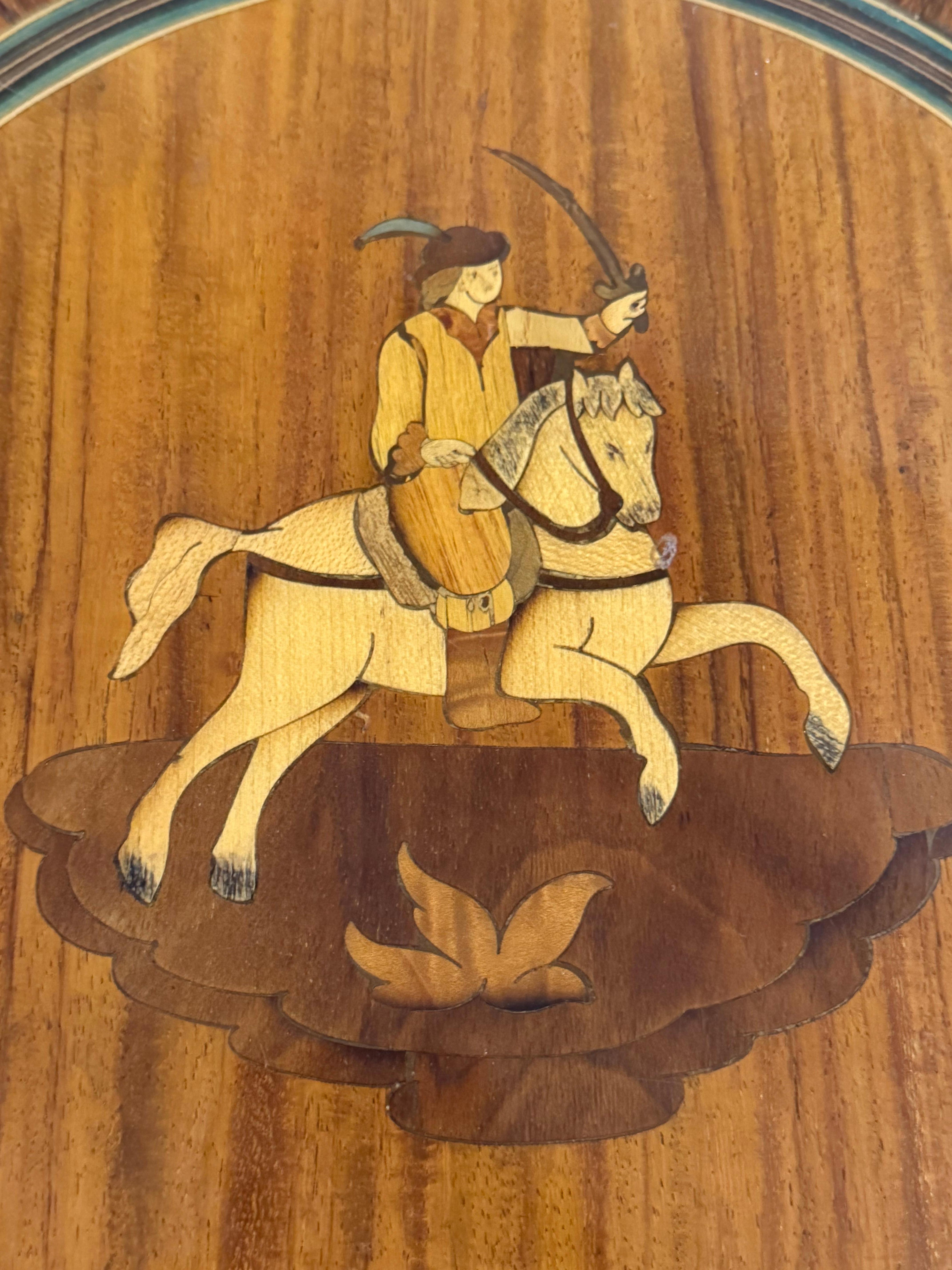 20th Century Table basse ronde avec incrustation 