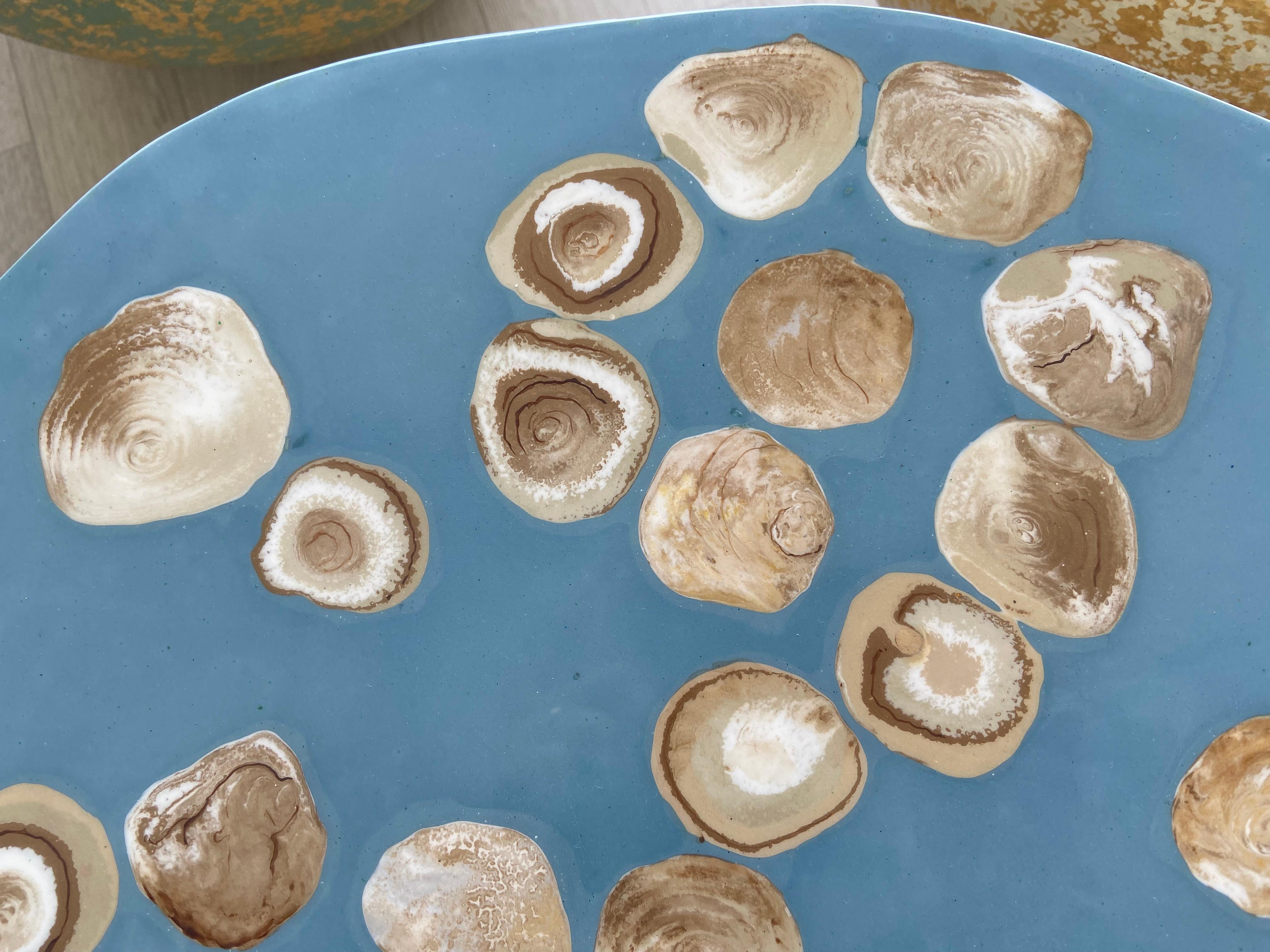 Tavolino Azzurro e Oro Decorato con Intarsi Fatti a Mano in Italia da Cupioli In condizioni Nuovo in vendita a Rimini, IT