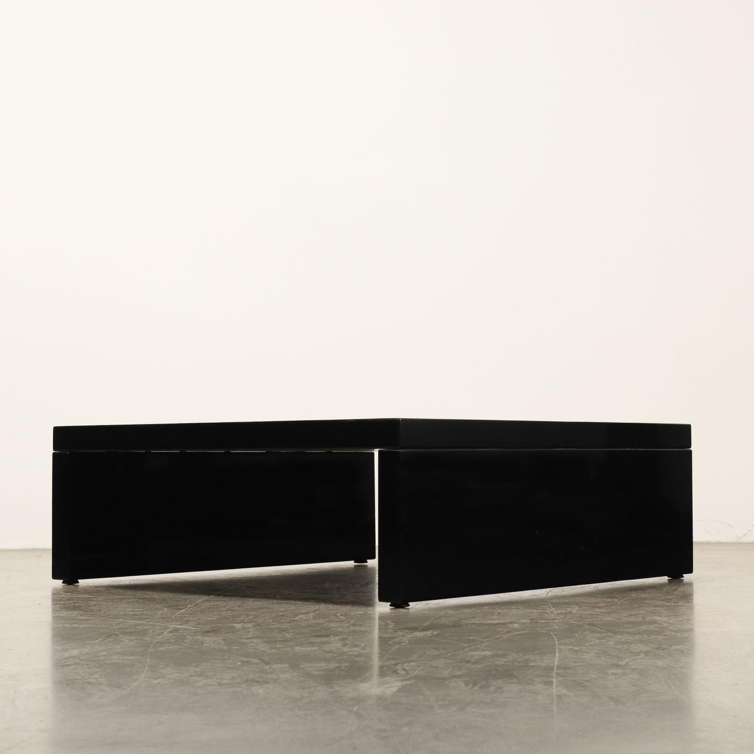 Late 20th Century Tavolino 'Saratoga' Lella e Massimo Vignelli per Poltronova anni 70 in vendita