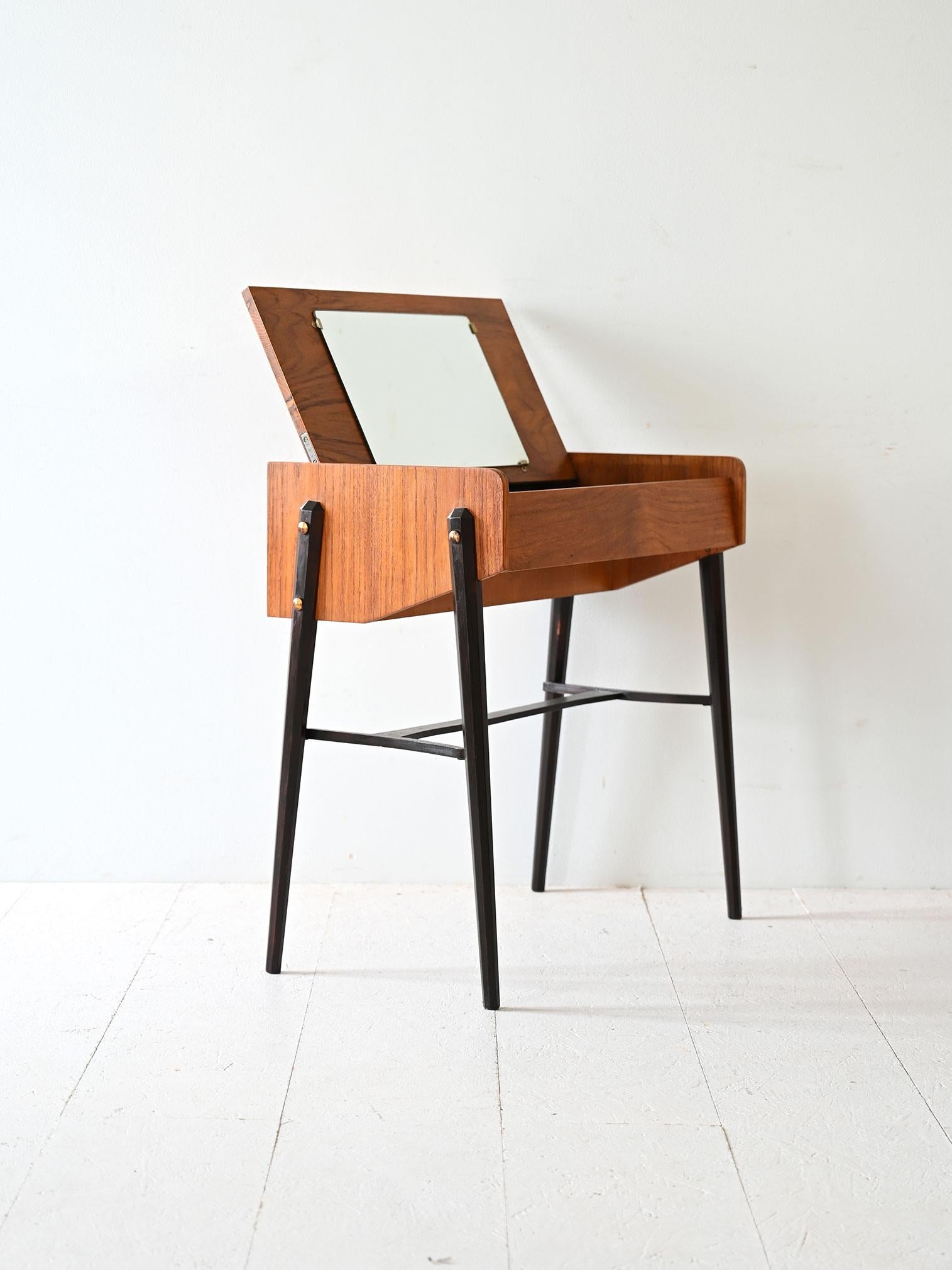 Scandinavian Modern Scandinavian coffee table with flip top For Sale