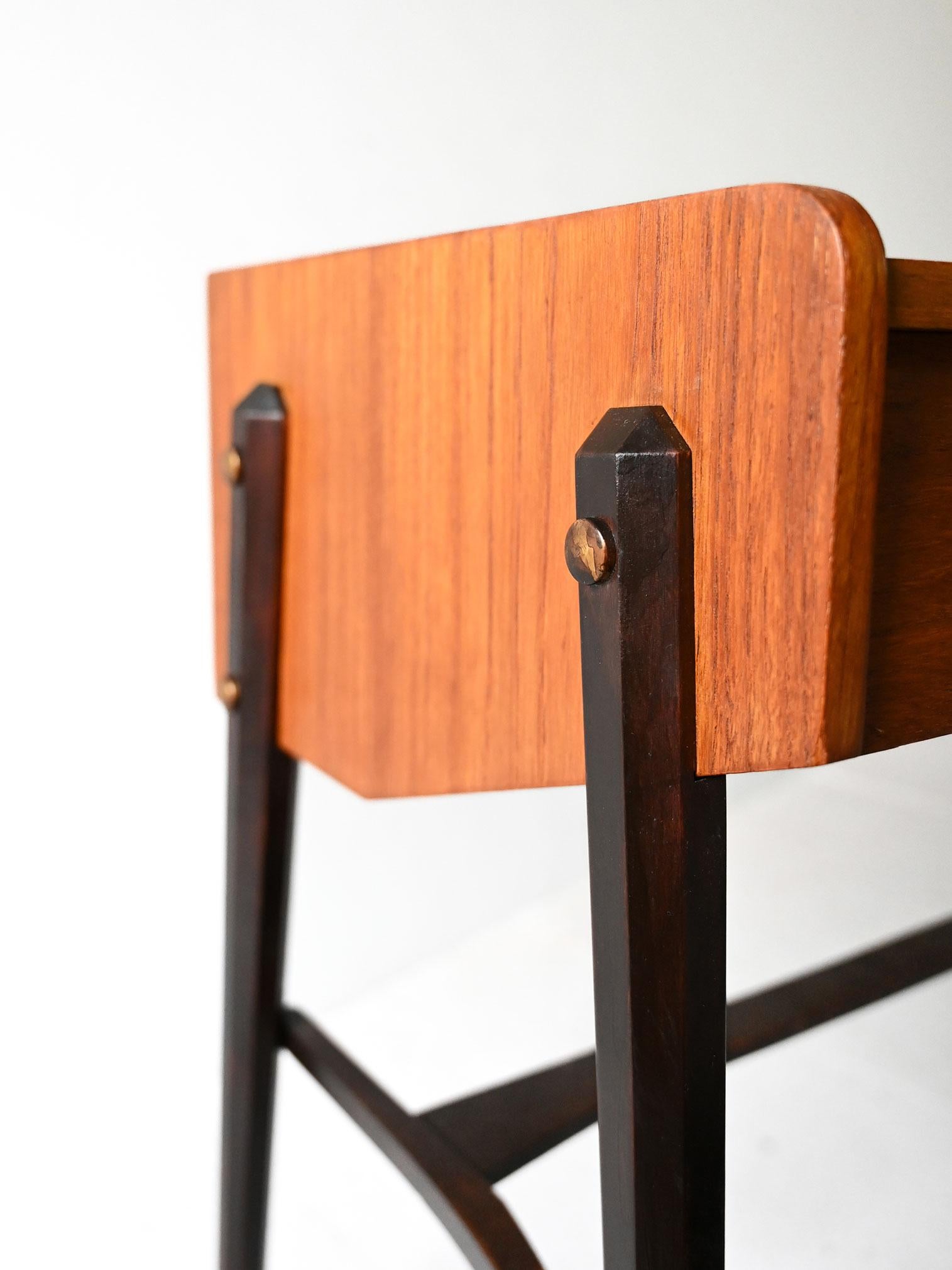 Scandinavian coffee table with flip top For Sale 3