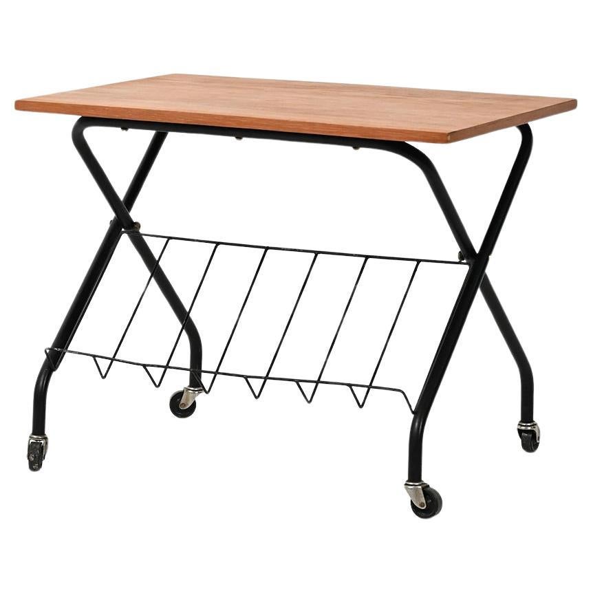 Table basse scandinave avec porte-revues, années 1960-70 en vente