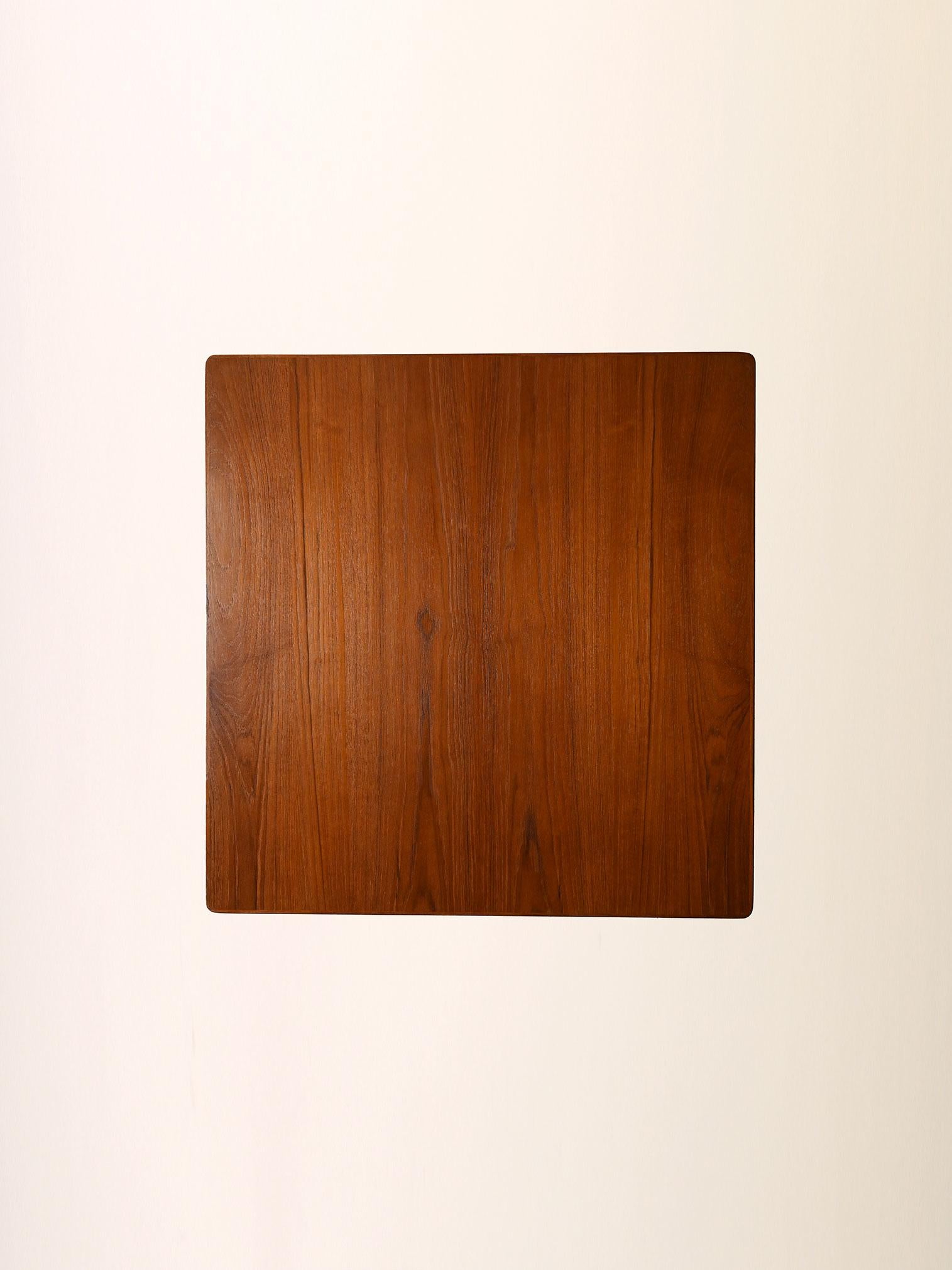 Mid-20th Century Scandinavian teak coffee table Alberts for Tibro 1950s For Sale