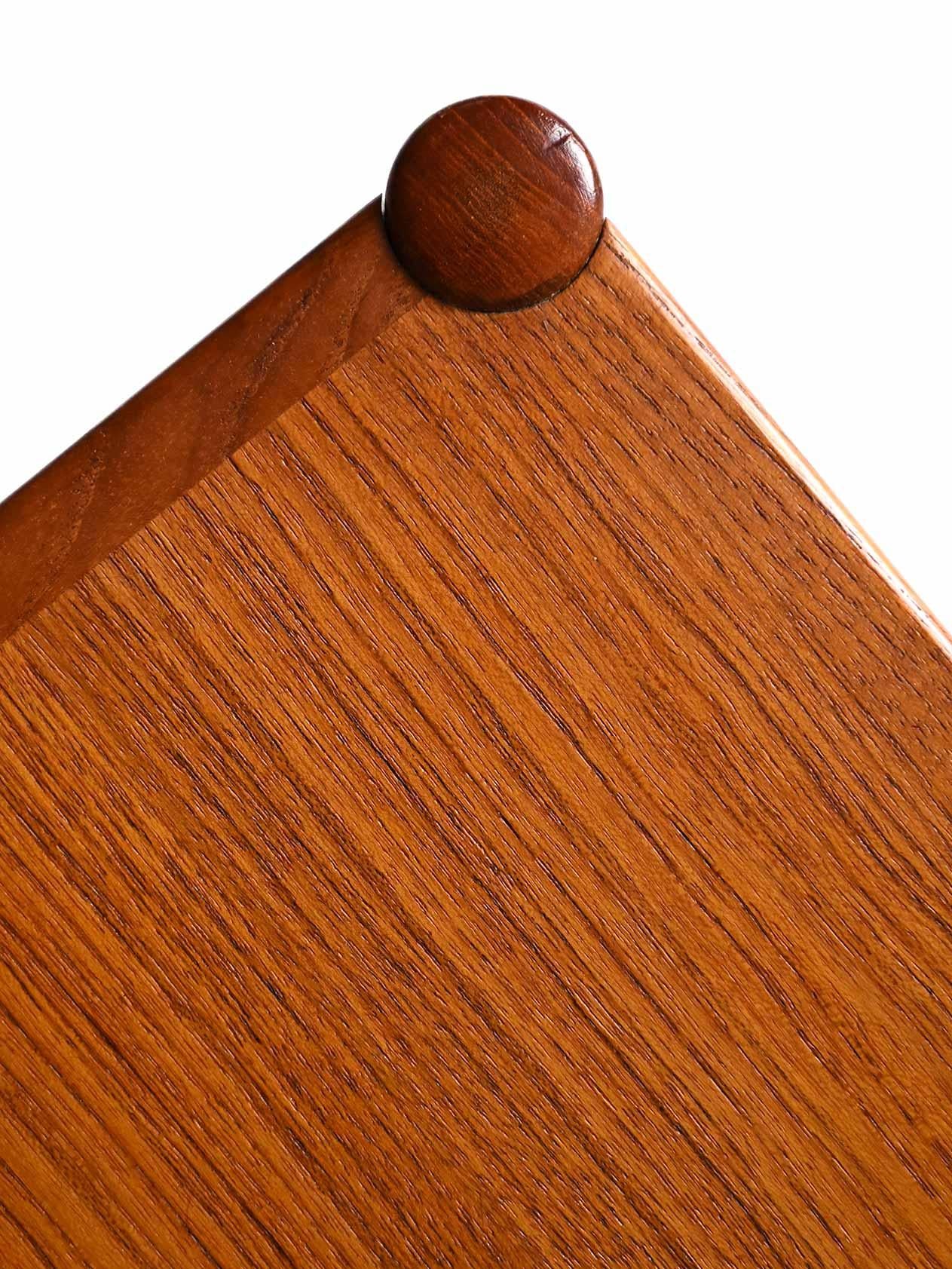 Scandinavian coffee table in teak For Sale 2