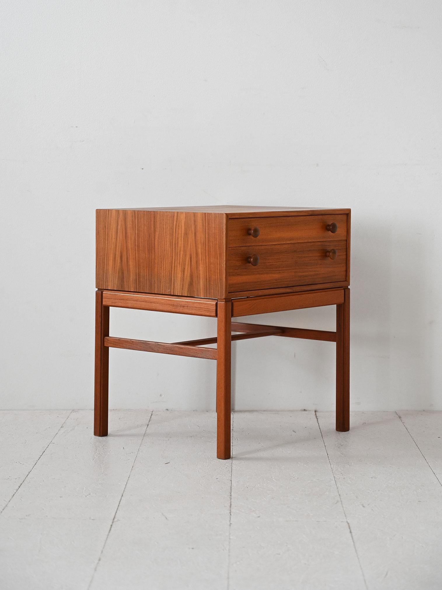 Scandinavo moderno Tavolino scandinavo Tibro in vendita