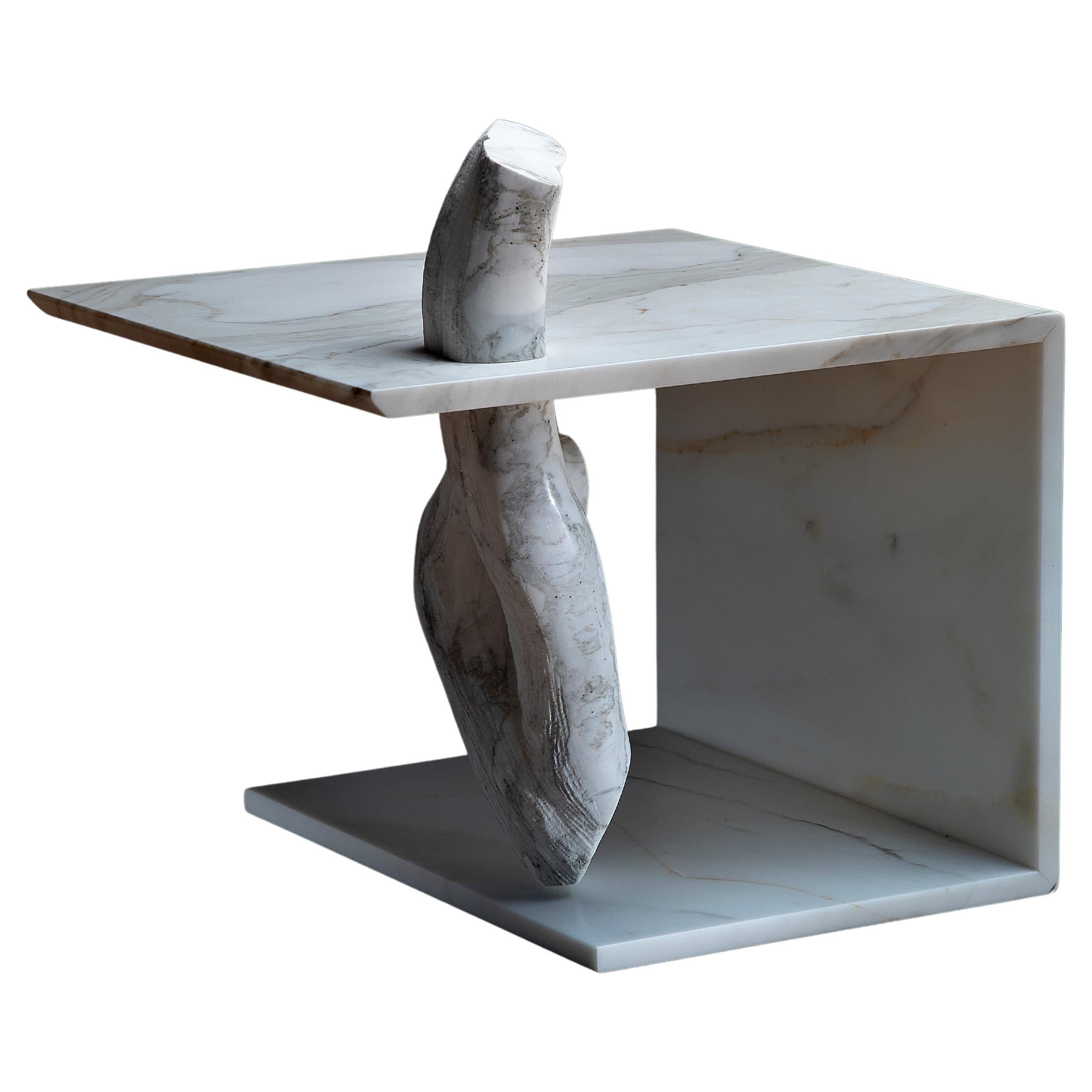 Capolino 1 sculpture coffee table in white veined marble For Sale
