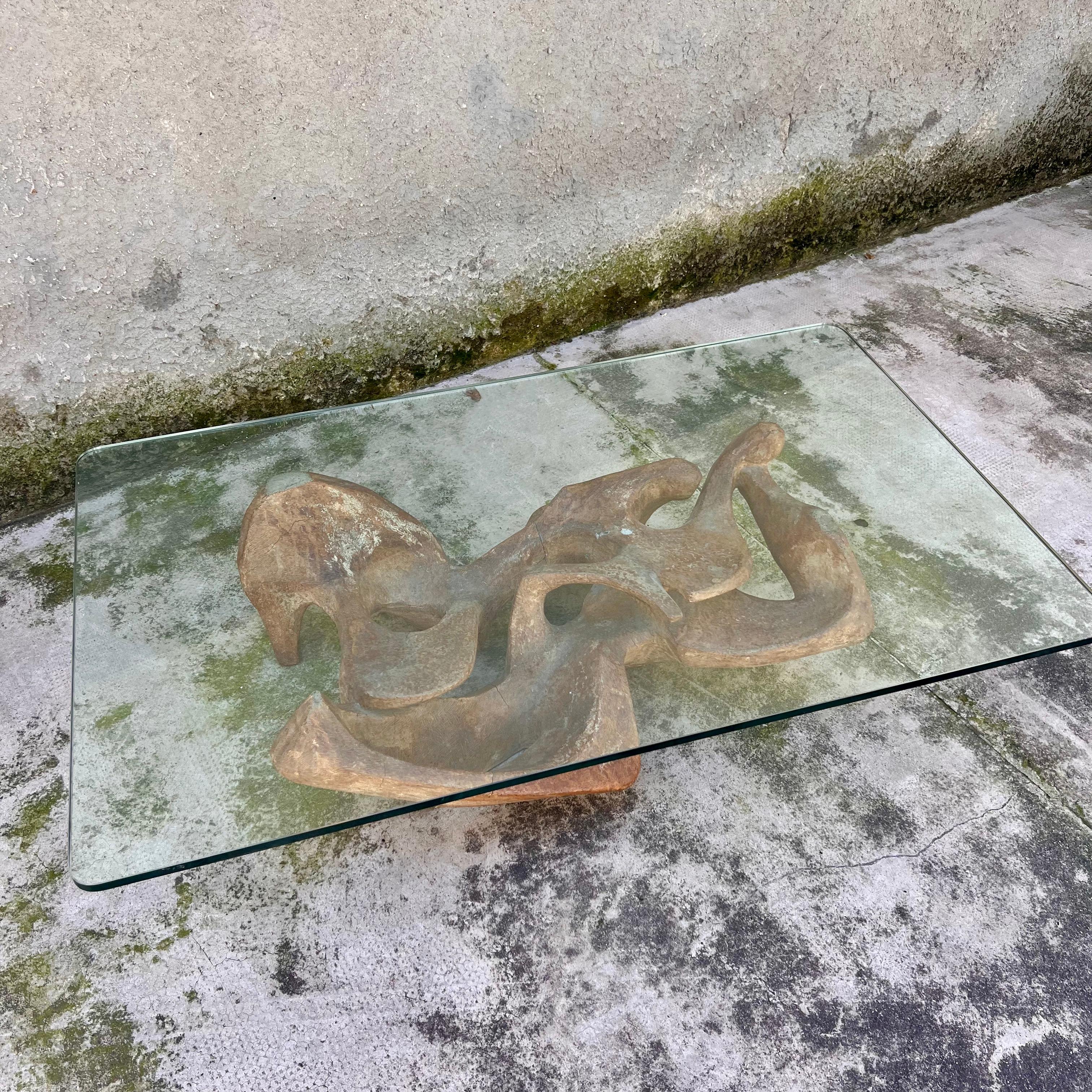Tavolino Scultura nello stile di Henry Moore - Italia - Anni '50 In condizioni discrete a Milano, IT