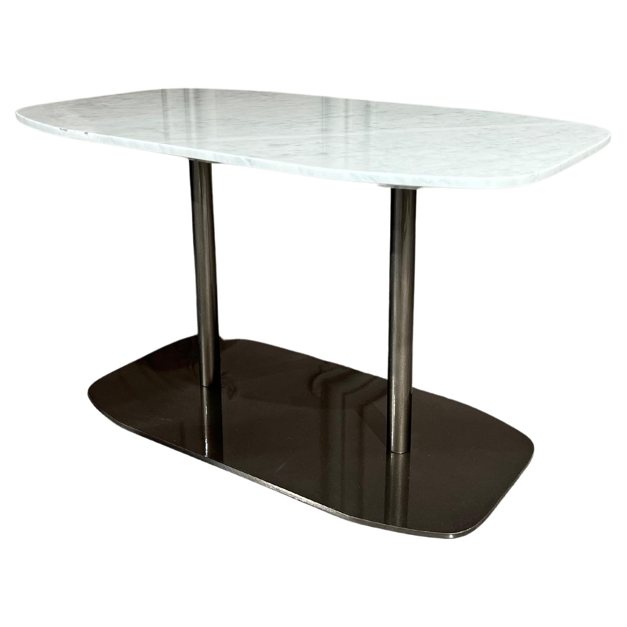 Senna coffee table in carrara marble and titanium finish steel frame For Sale