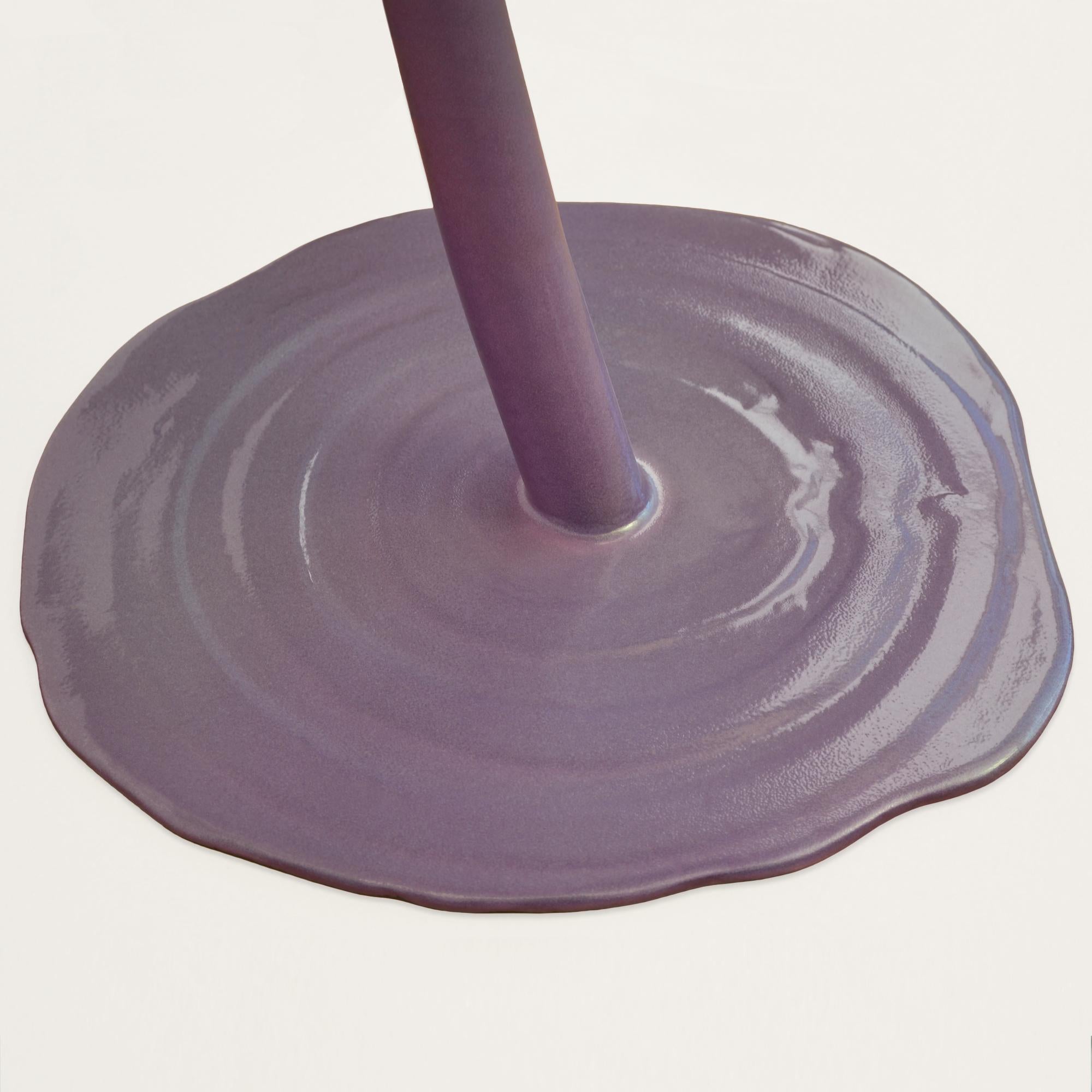 Tavolino Decorato Base Ferro Viola Cangiante Fatto a Mano da Cupioli Italia in vendita 1