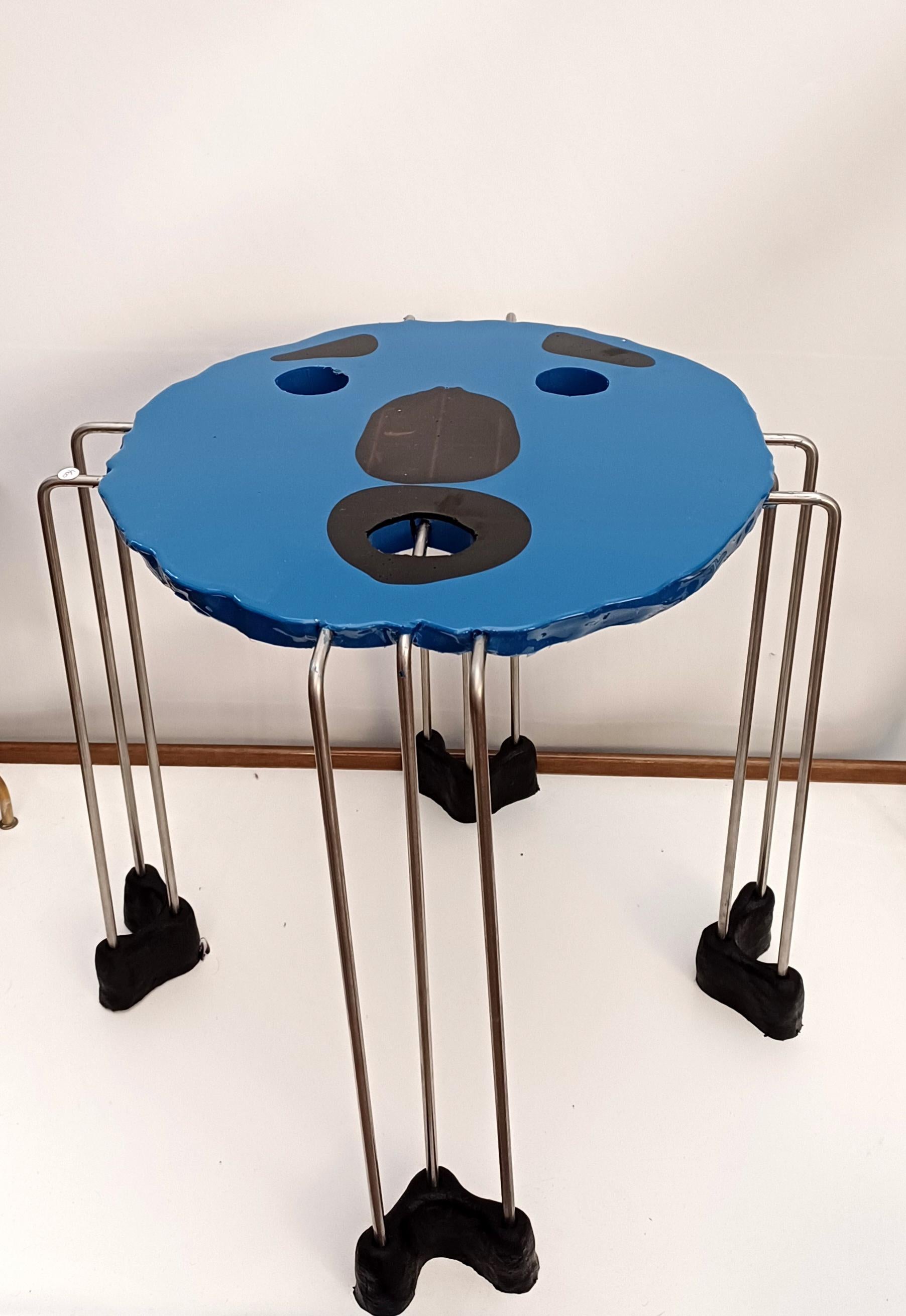 Coffee Table  Designer Gaetano Pesce
Resin coffee table by Corsi Design - marked and dated, with certificate of authenticity. Beautiful and elegant coffee table Contemporary design,
Bubbles and imperfections are part of the uniqueness of this