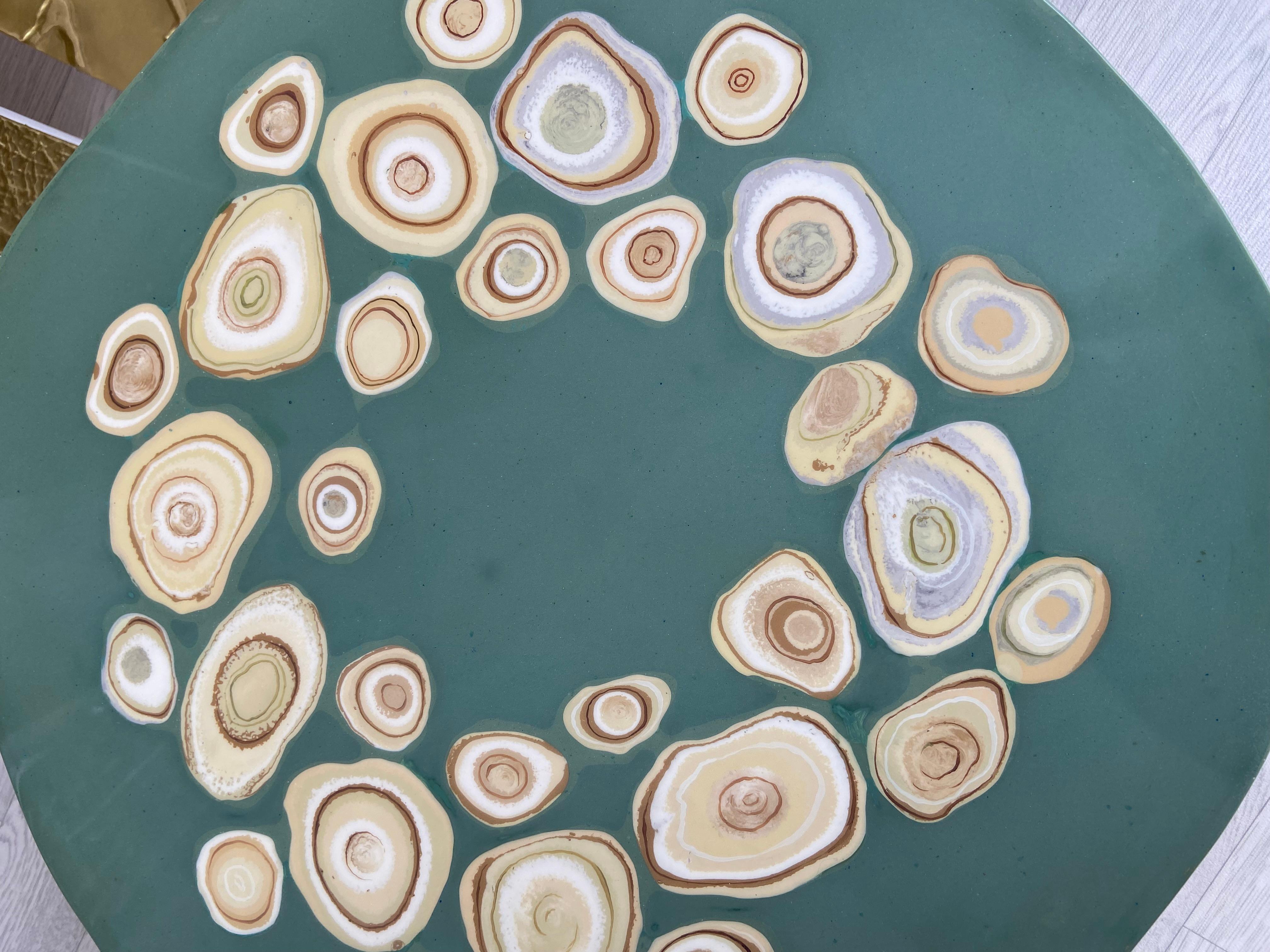 Contemporain Table basse moderne incrustée d'or vert à la main en Italie par Cupioli en vente
