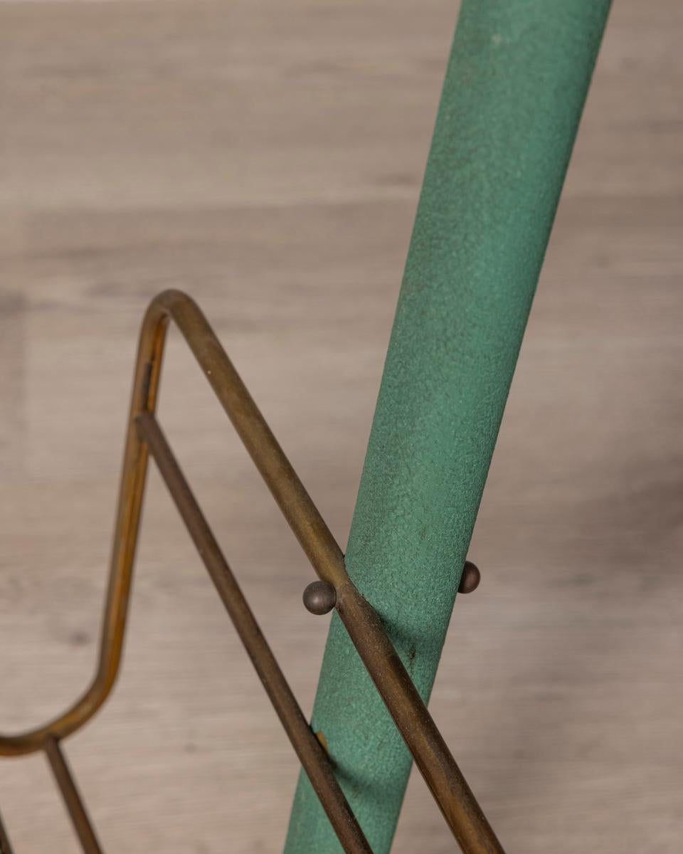 Tavolino vintage anni 50 con lampada e portariviste design Italiano en vente 2