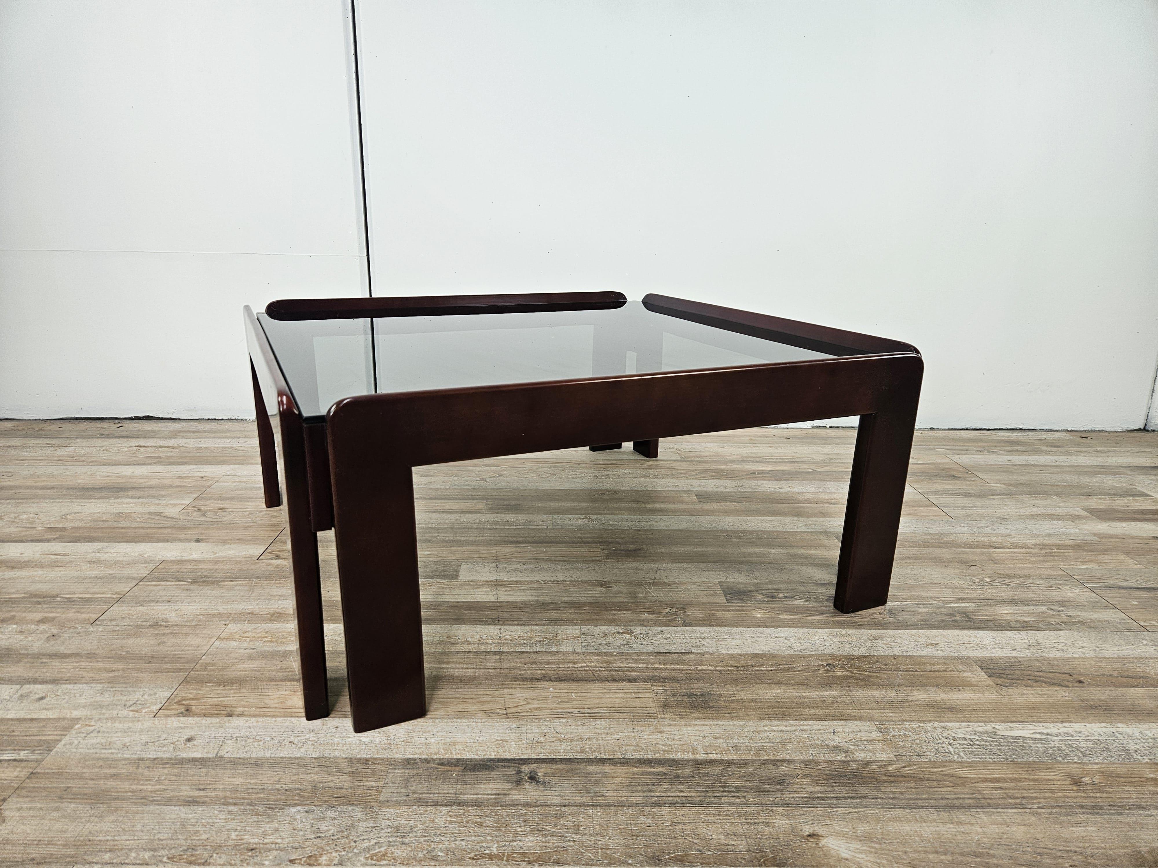 Mid-Century Modern Table basse vintage des années 1960 par Afra et Tobia Scarpa pour Cassina avec verre fumé en vente