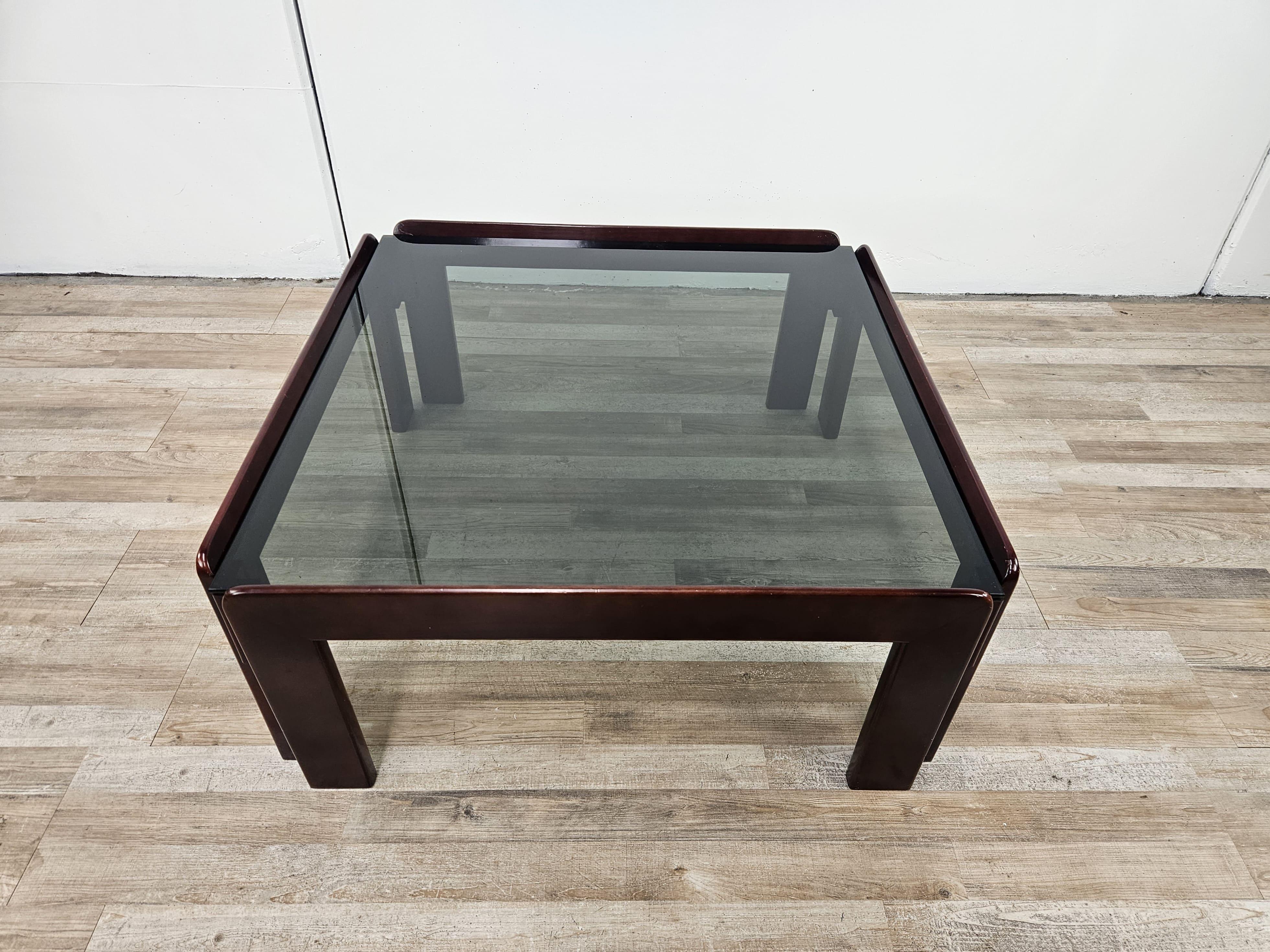 Table basse vintage des années 1960 par Afra et Tobia Scarpa pour Cassina avec verre fumé Bon état - En vente à Premariacco, IT