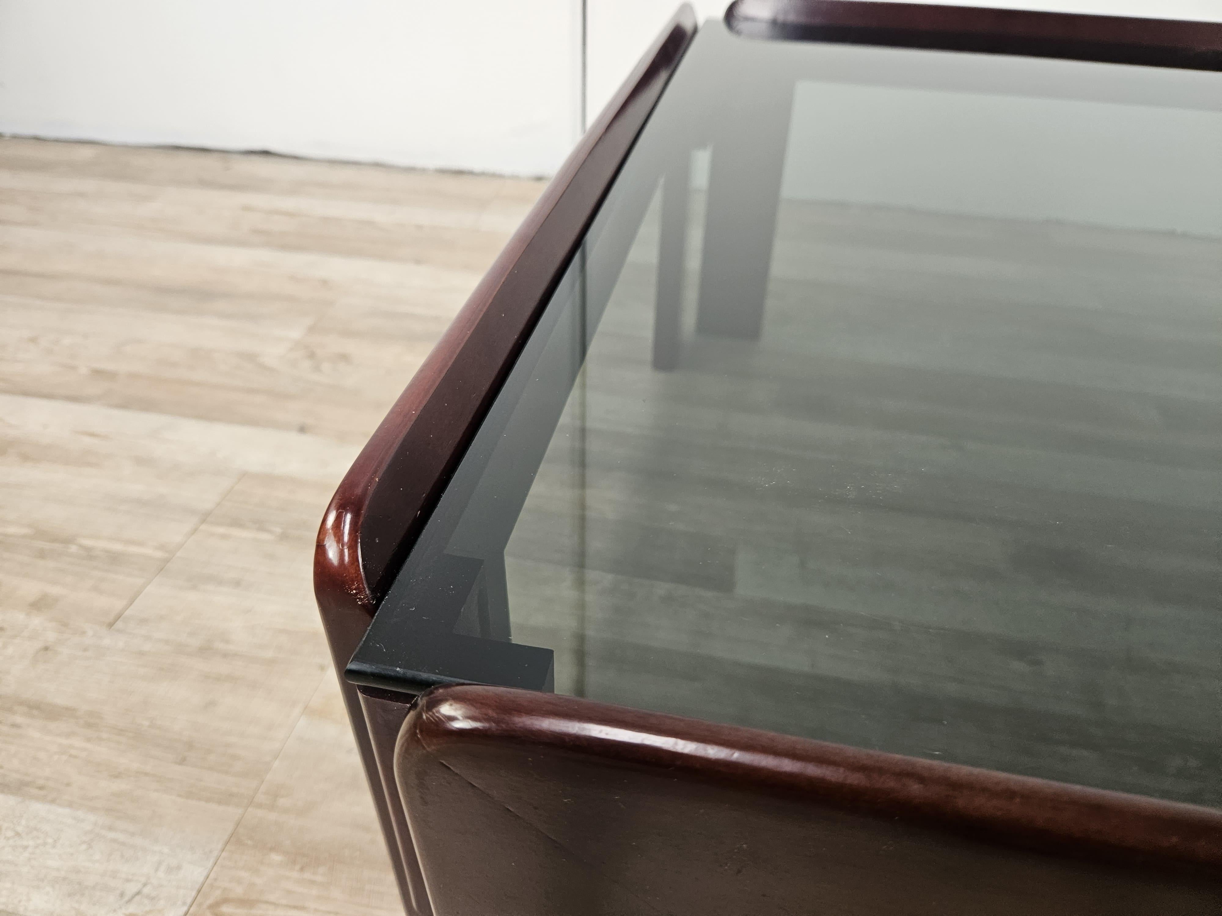 Table basse vintage des années 1960 par Afra et Tobia Scarpa pour Cassina avec verre fumé en vente 1