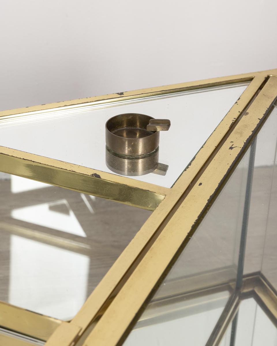 Milieu du XXe siècle Table basse vintage des années 1960 en laiton doré et cristal Design italien en vente