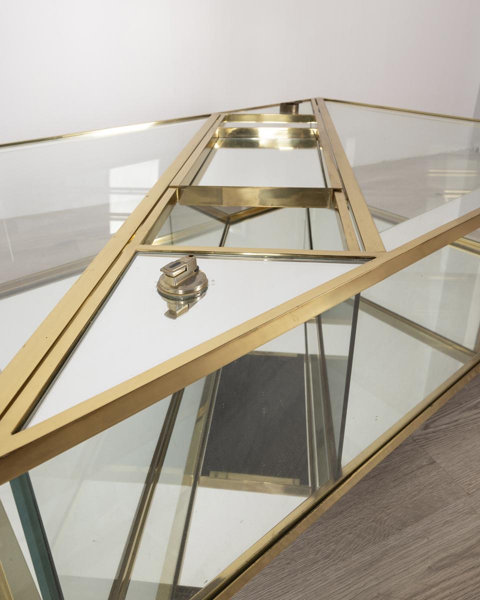 Table basse vintage des années 1960 en laiton doré et cristal Design italien en vente 3
