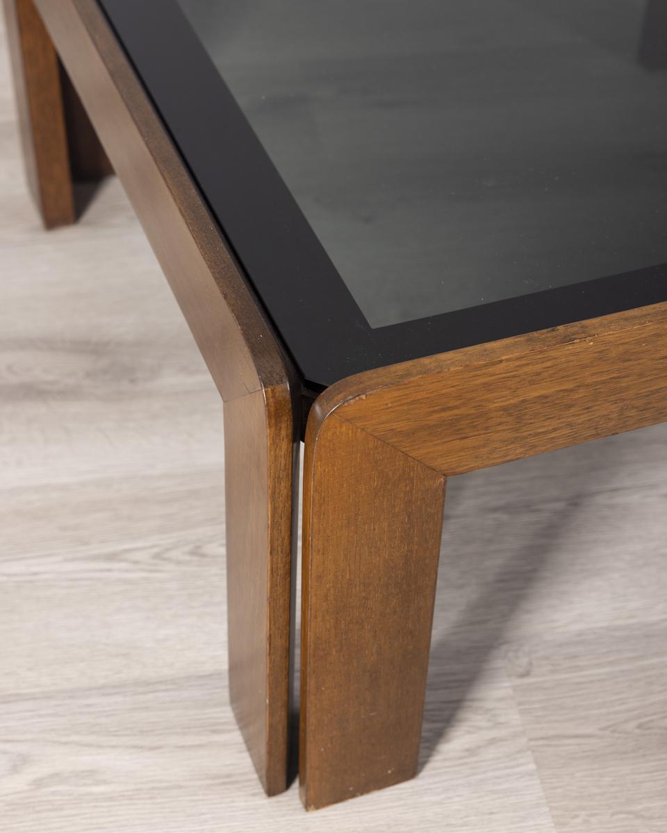 Mid-Century moderno Tavolino vintage anni 70 in legno e vetro design Afra e Tobia Scarpa in vendita