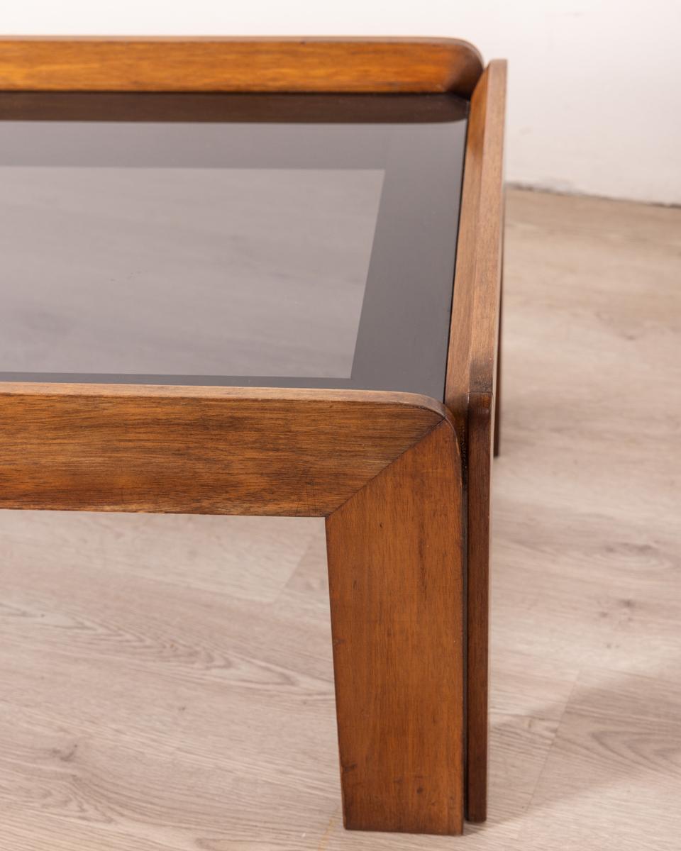 Late 20th Century Vintage 70s wood and glass coffee table designed by Afra and Tobia Scarpa