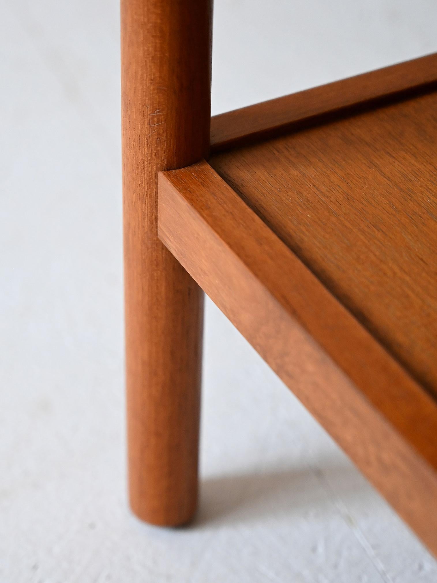 Table basse vintage avec double étagère en vente 1