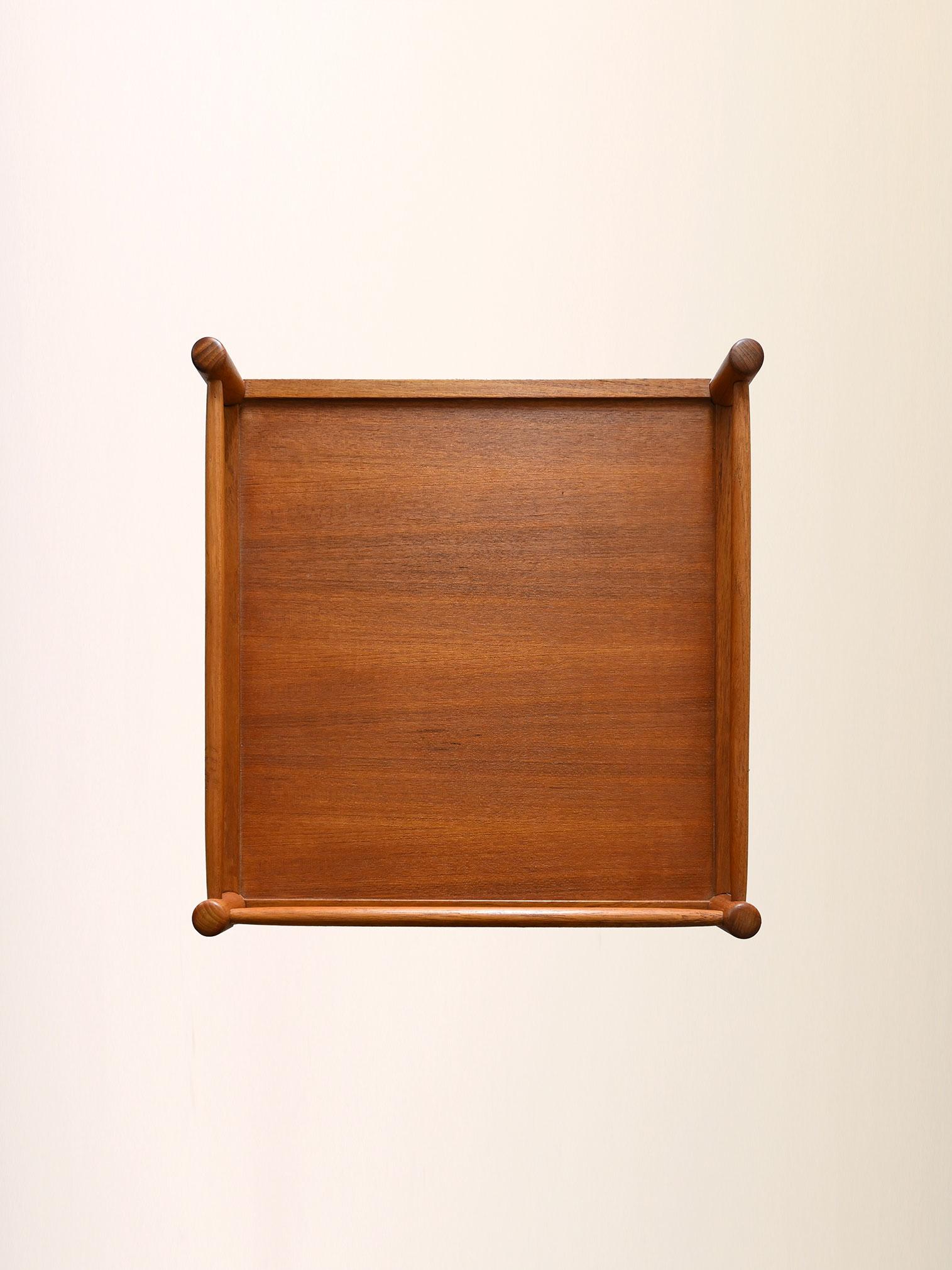 Table basse vintage avec double étagère en vente 2