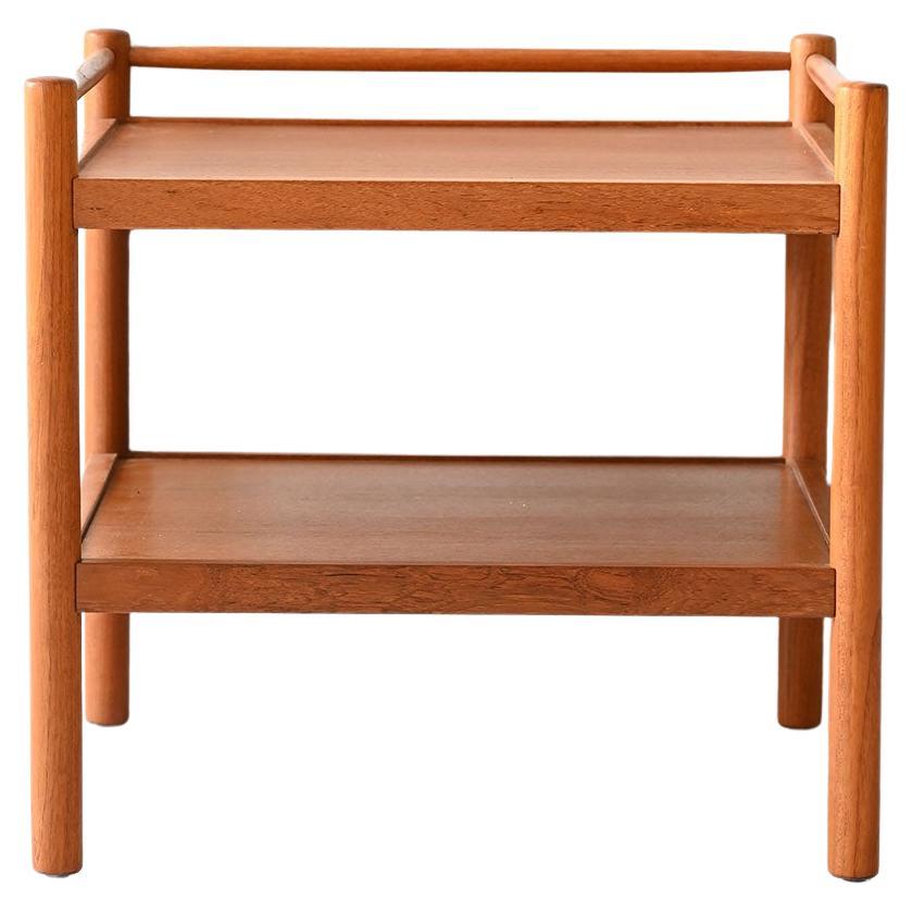 Table basse vintage avec double étagère en vente