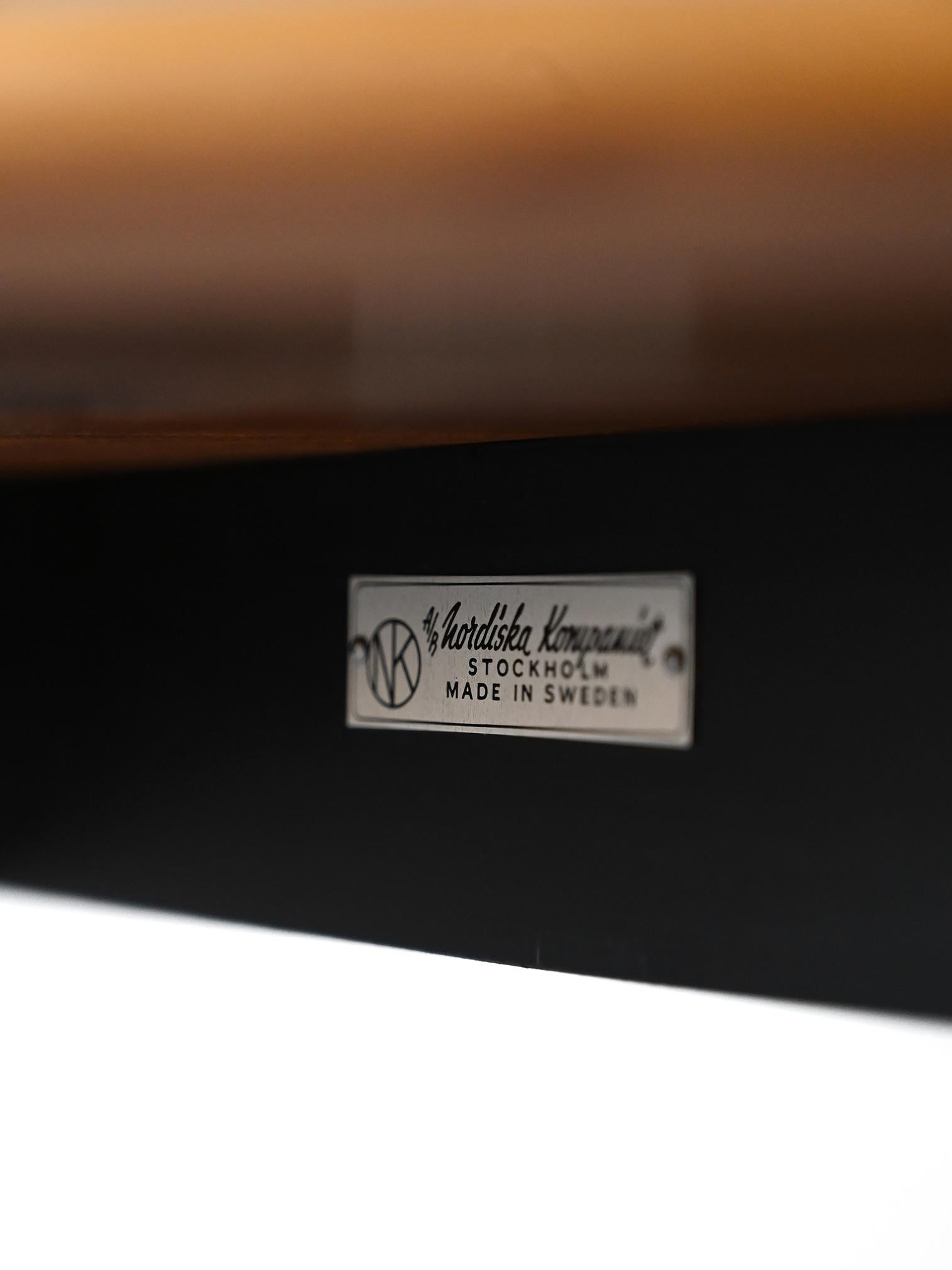 Bois Table basse vintage NK en vente