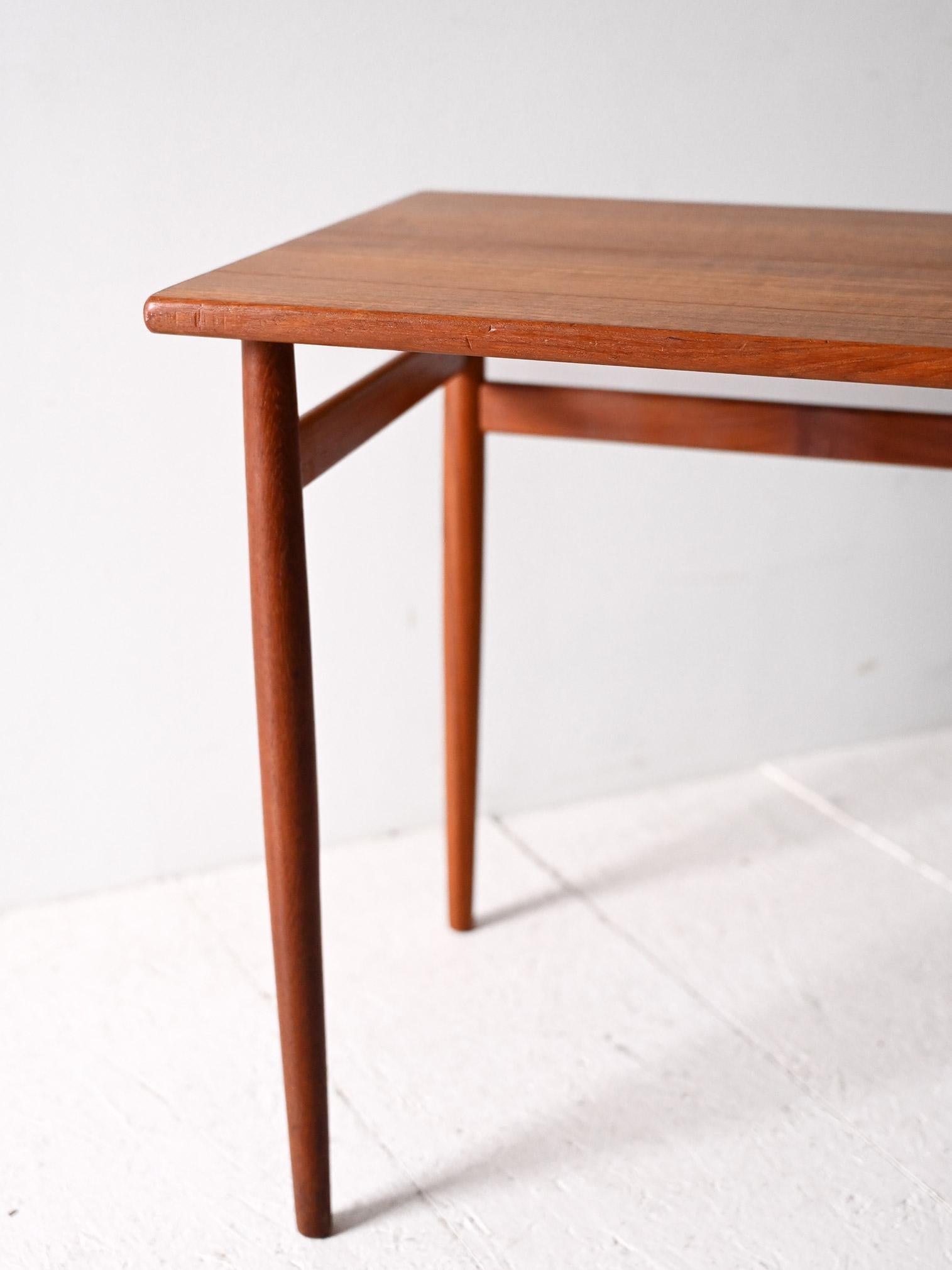 Teck Table basse vintage en teck scandinave en vente