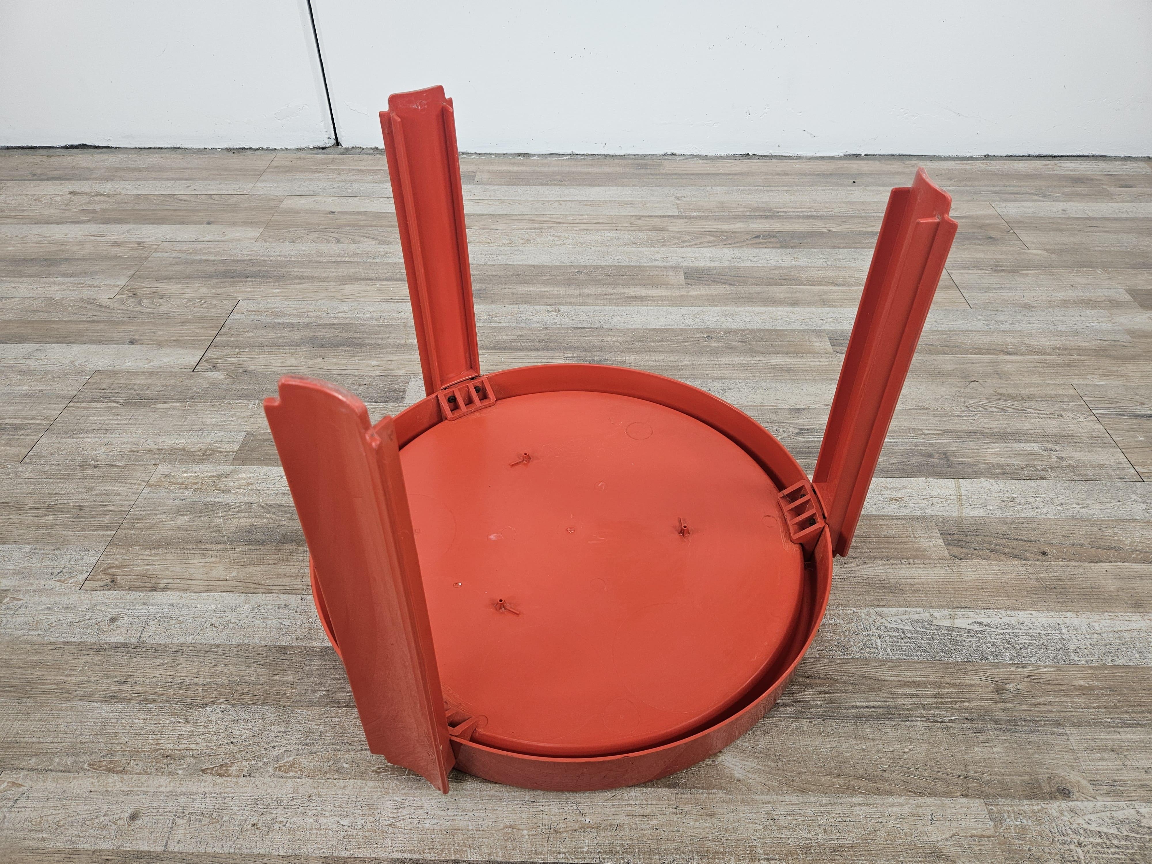 Vintage Space Age plastic coffee table from Dal Vera 1970s For Sale 10