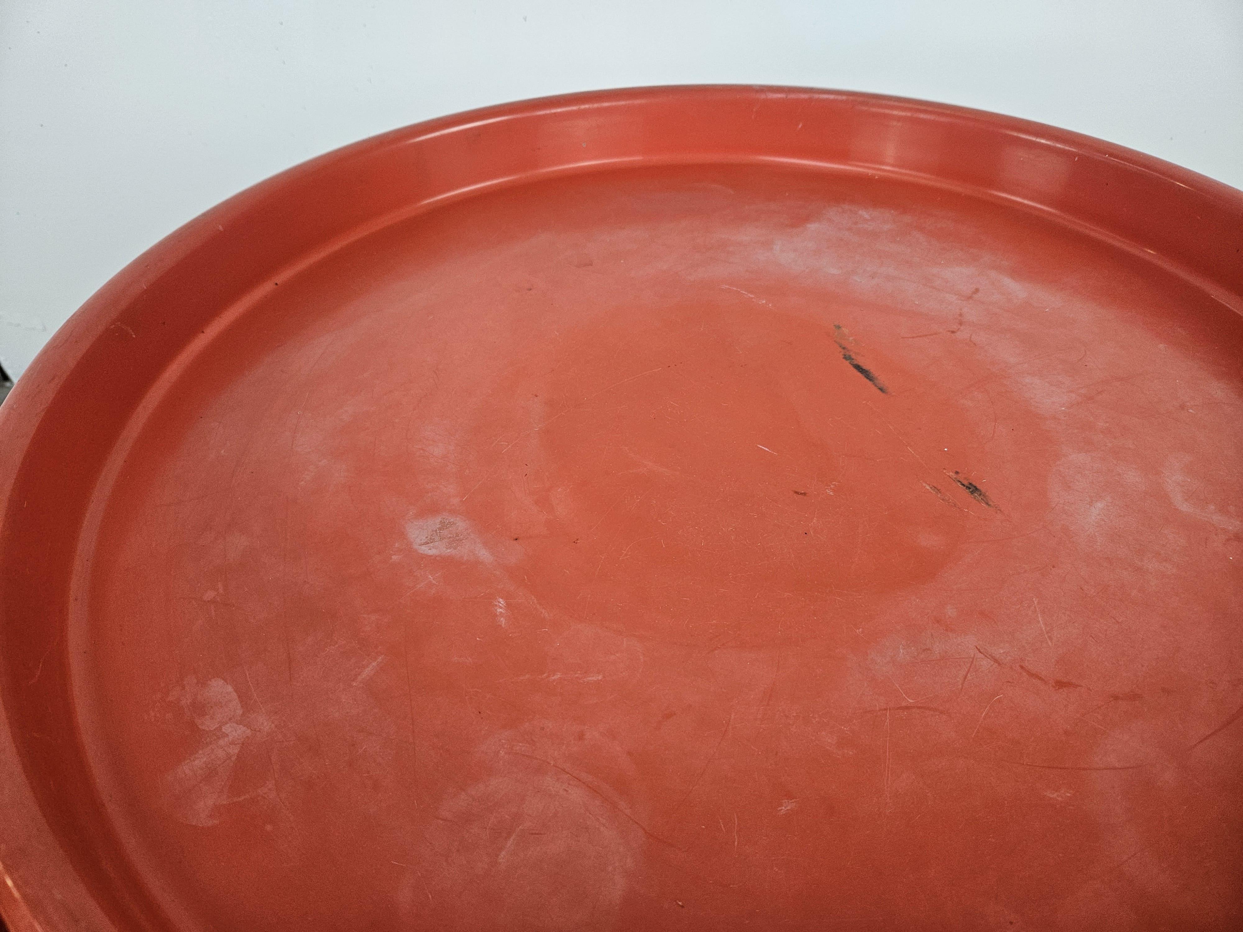 Plastic Vintage Space Age plastic coffee table from Dal Vera 1970s For Sale