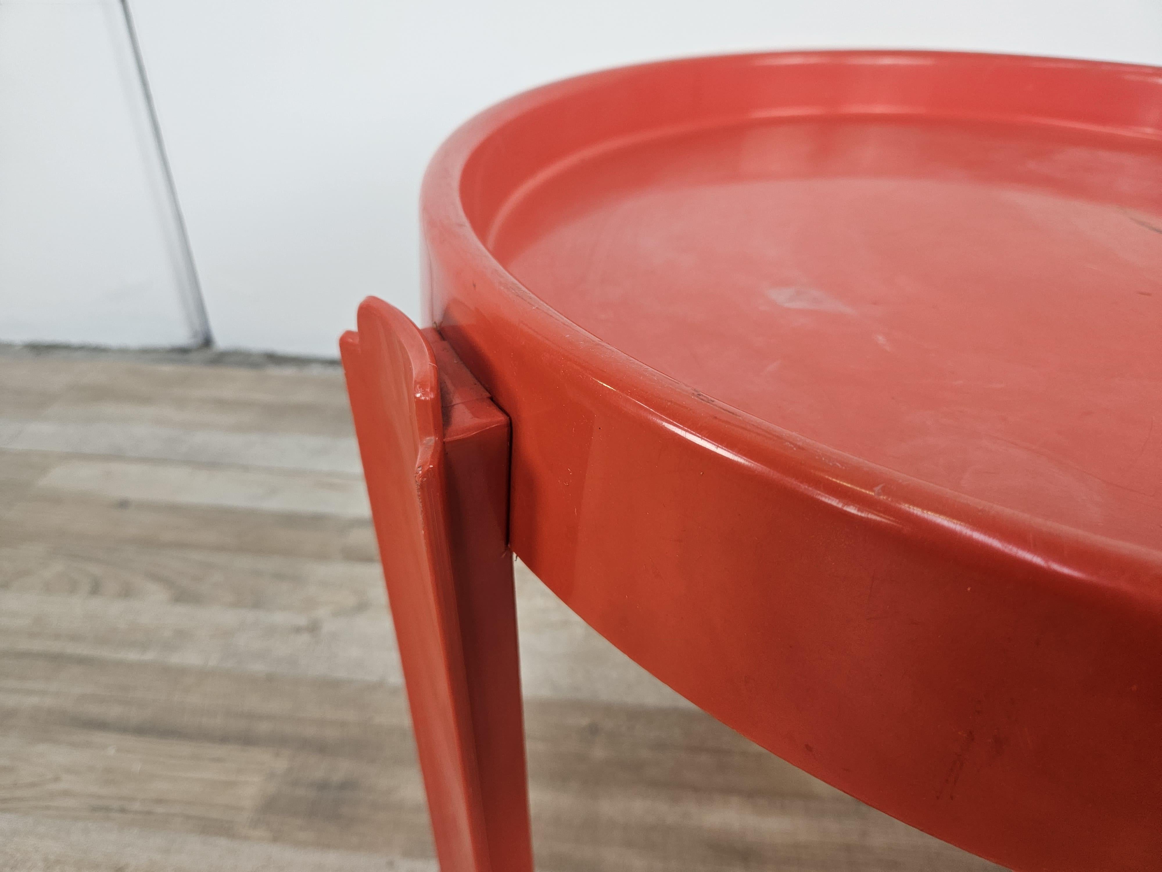 Vintage Space Age plastic coffee table from Dal Vera 1970s For Sale 1