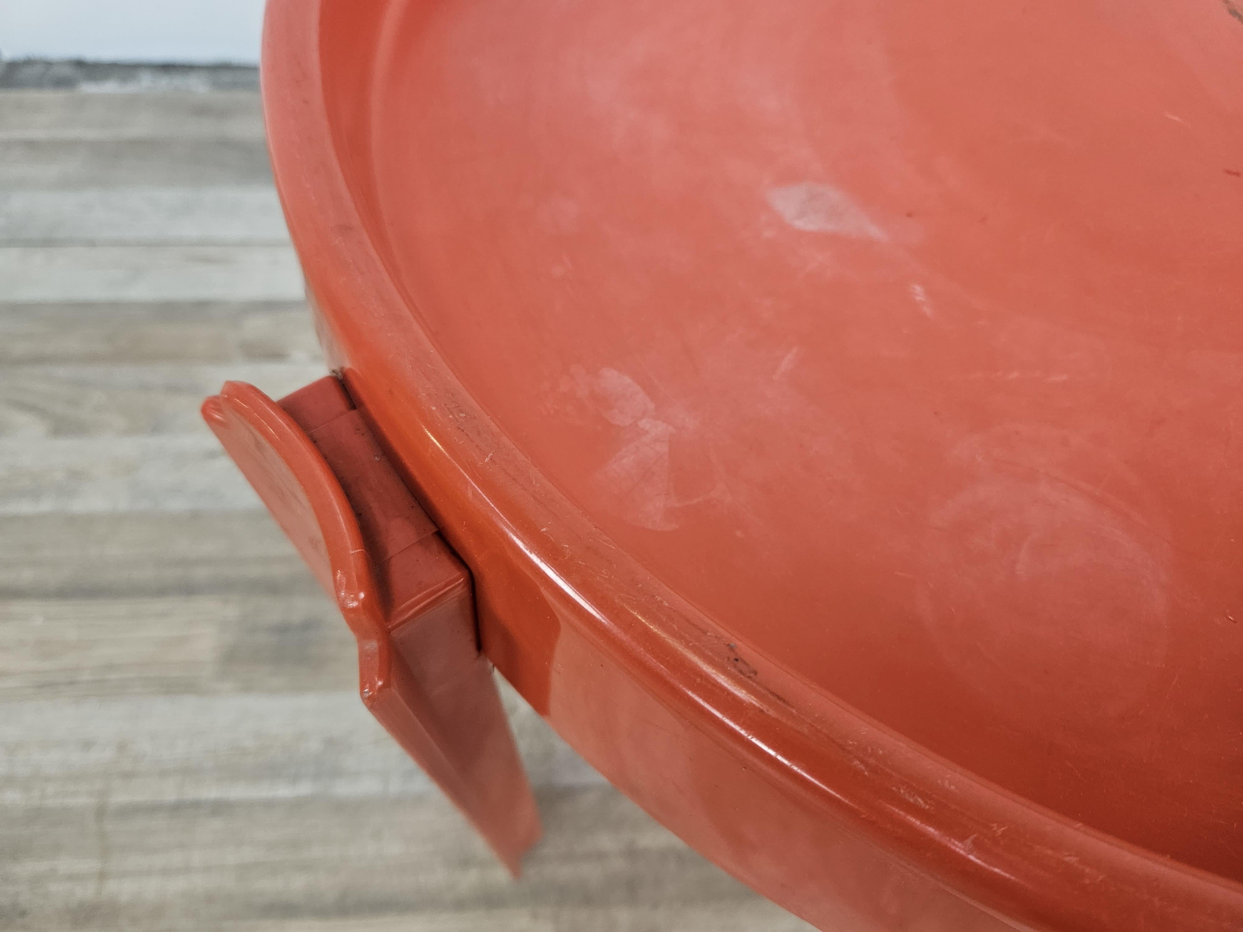 Vintage Space Age plastic coffee table from Dal Vera 1970s For Sale 2