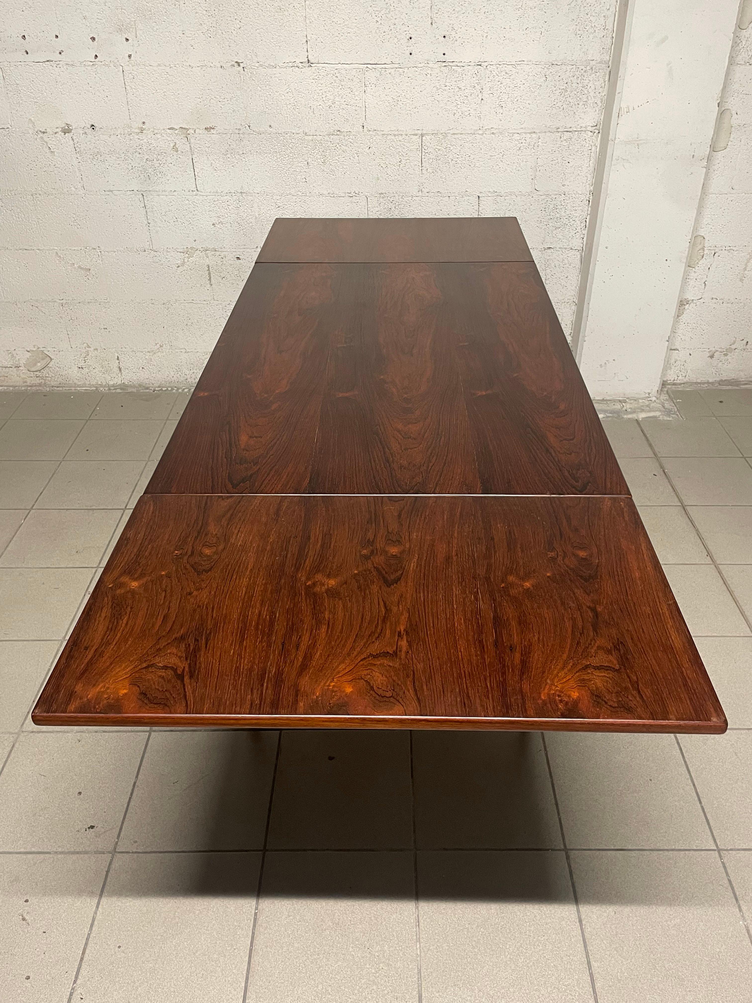 Mid-20th Century 1960s extending rosewood table For Sale